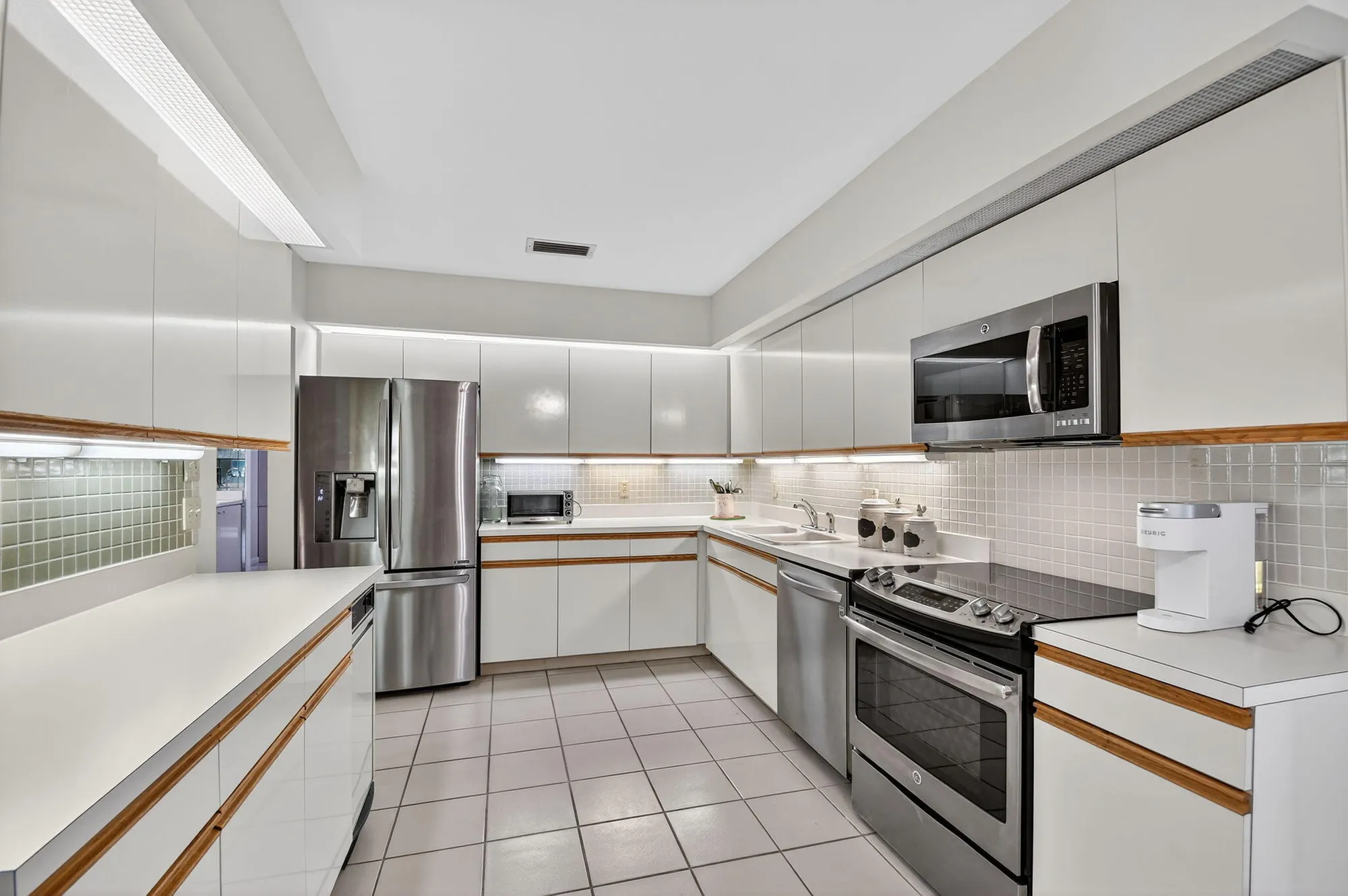 Property Slideshow image 22 of 41 | 65 eastgate dr b, Boynton Beach, FL, 33436