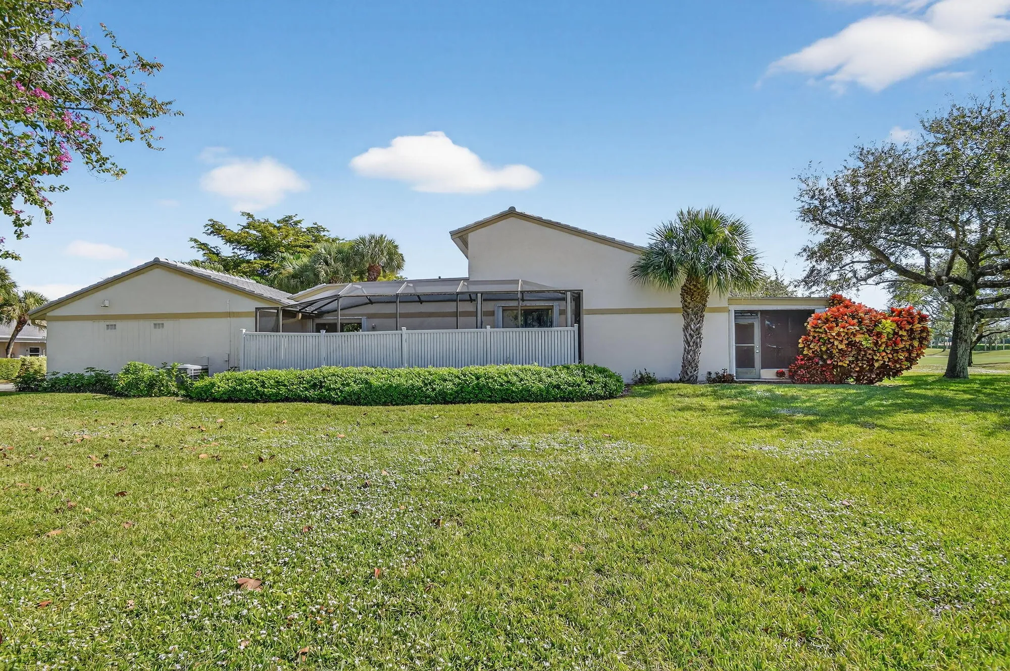 Property Slideshow image 28 of 41 | 65 eastgate dr b, Boynton Beach, FL, 33436