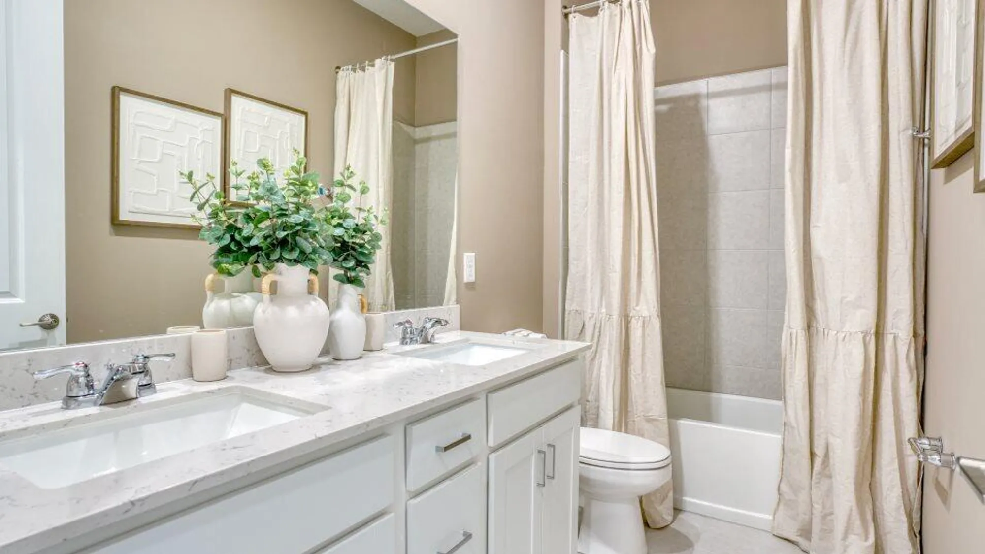 Property Slideshow image 9 of 10 | 1324 se willow oaks st, Port Saint Lucie, FL, 34984