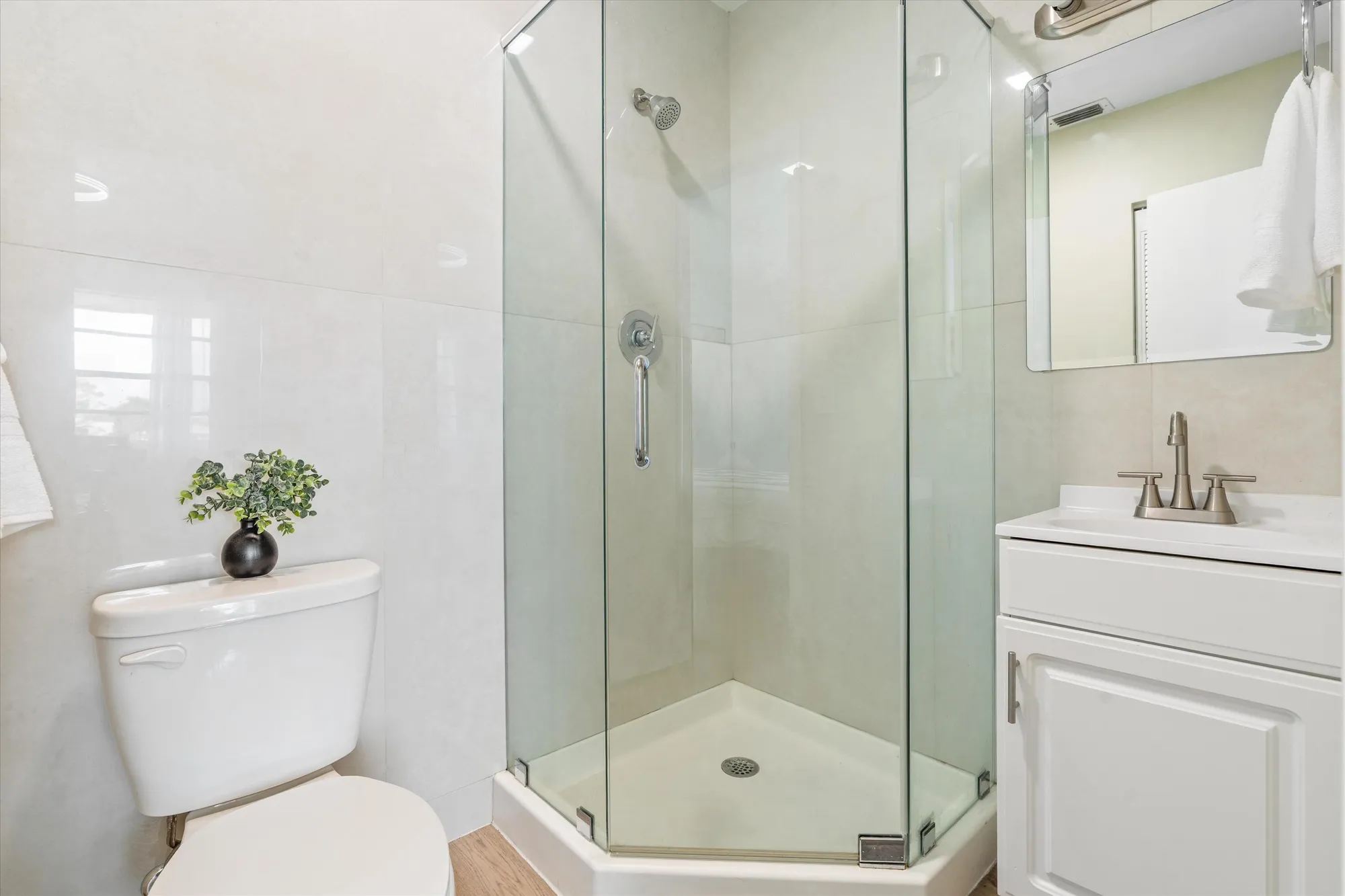Property Slideshow image 13 of 18 | 1101 cactus ter apt 203, Delray Beach, FL, 33445