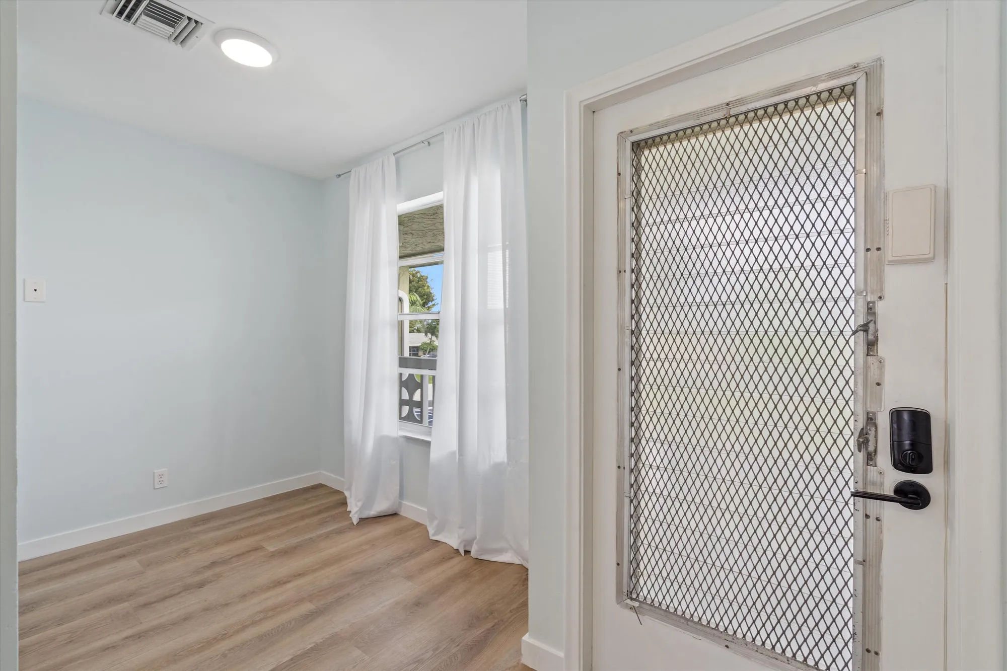 Property Slideshow image 6 of 18 | 1101 cactus ter apt 203, Delray Beach, FL, 33445