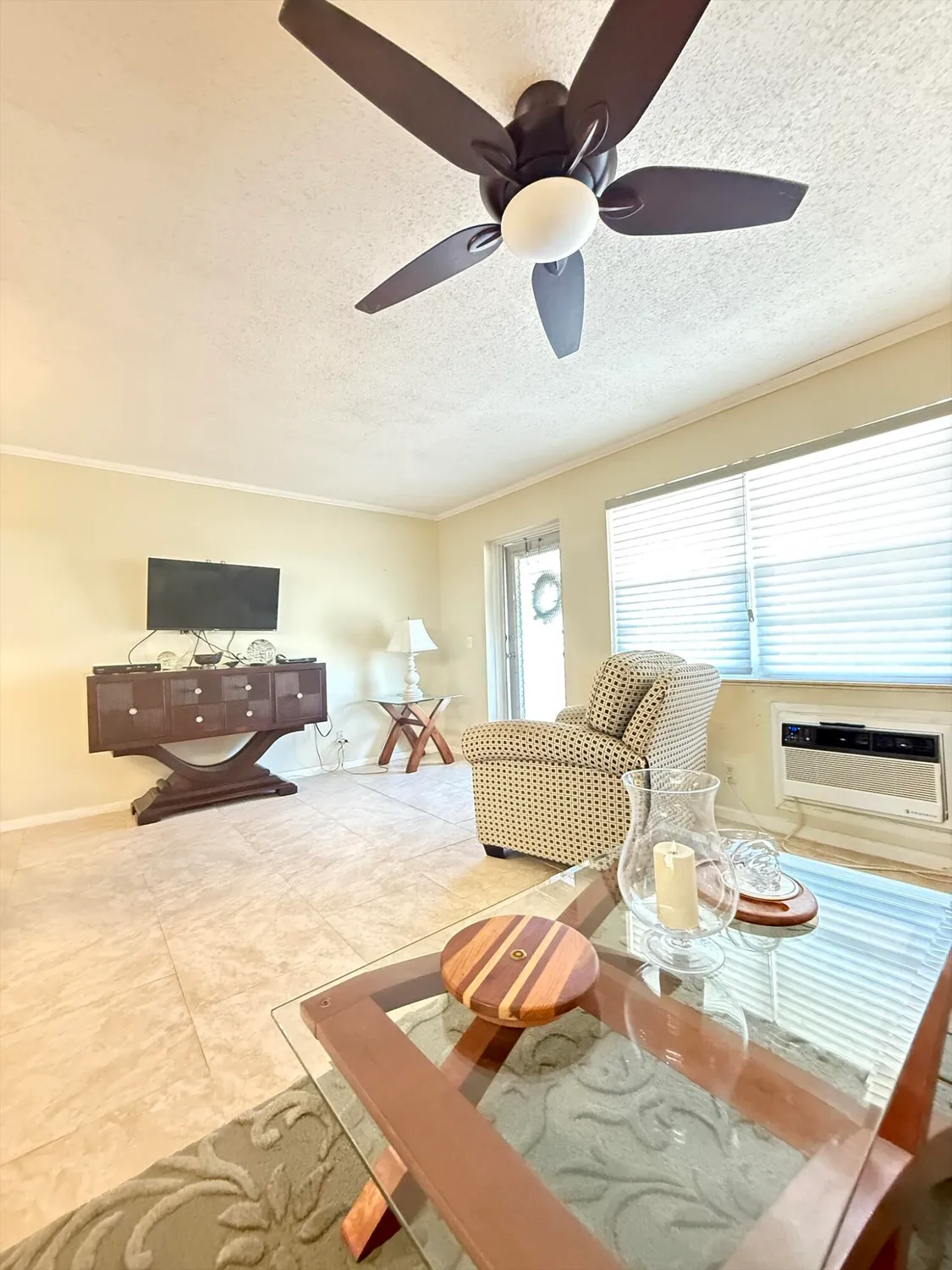 Property Slideshow image 5 of 14 | 236 kent, West Palm Beach, FL, 33417