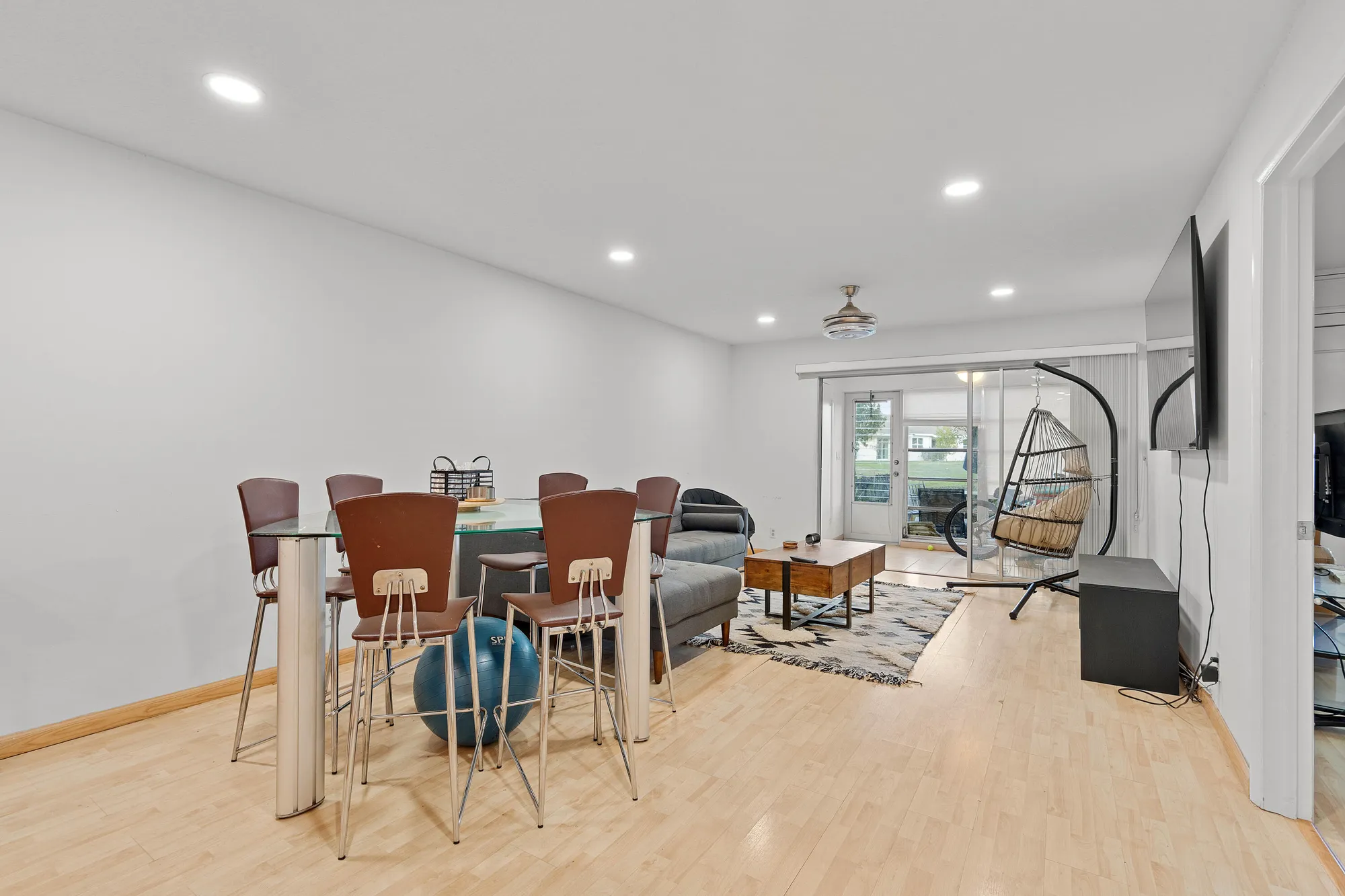 Property Slideshow image 11 of 28 | 13755 flora pl b, Delray Beach, FL, 33484