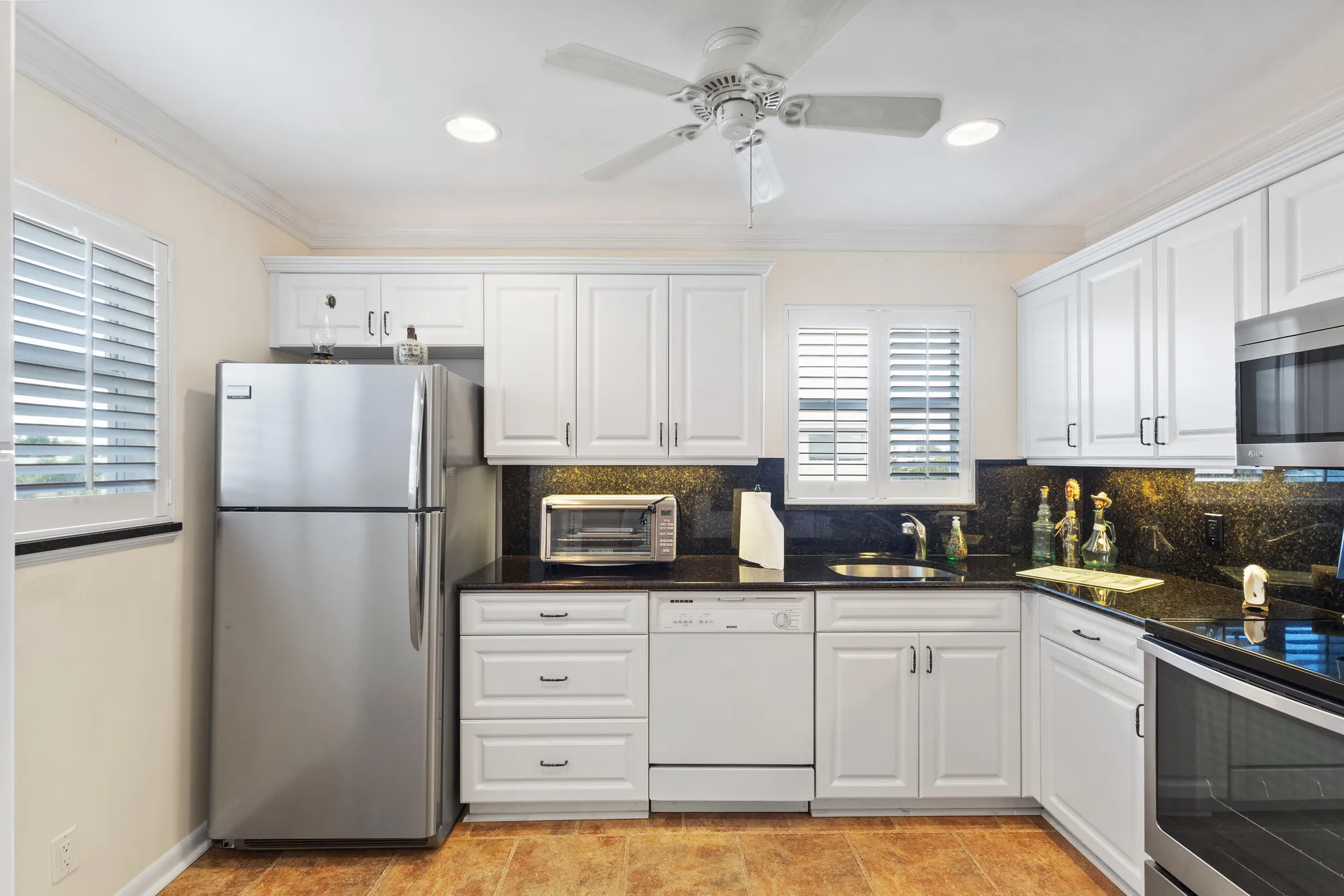 Property Slideshow image 2 of 28 | 14 colonial club dr apt 300, Boynton Beach, FL, 33435