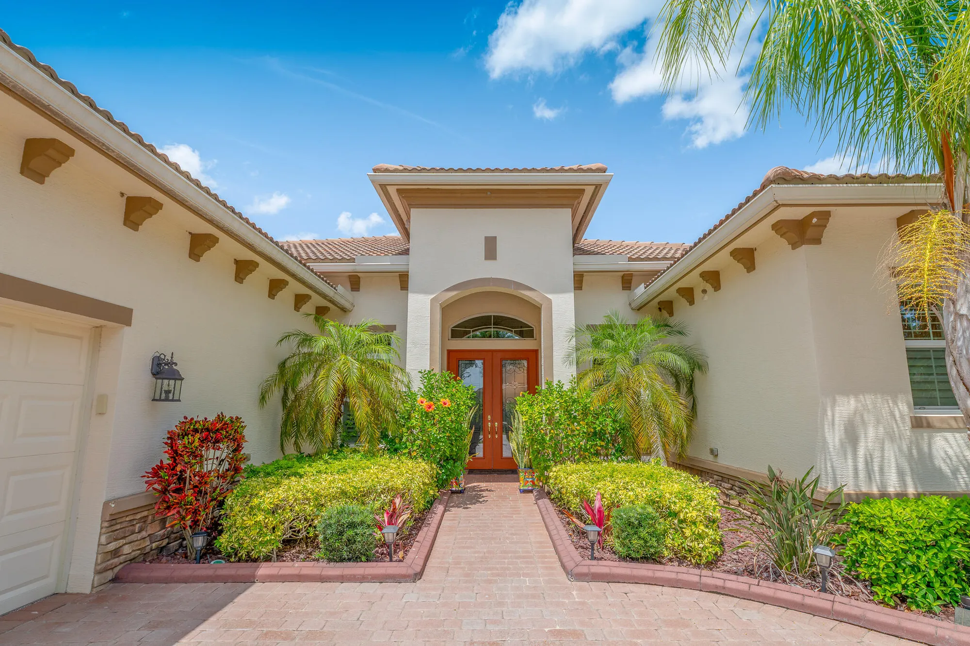 Property Slideshow image 6 of 46 | 9986 sw nuova way, Port Saint Lucie, FL, 34986