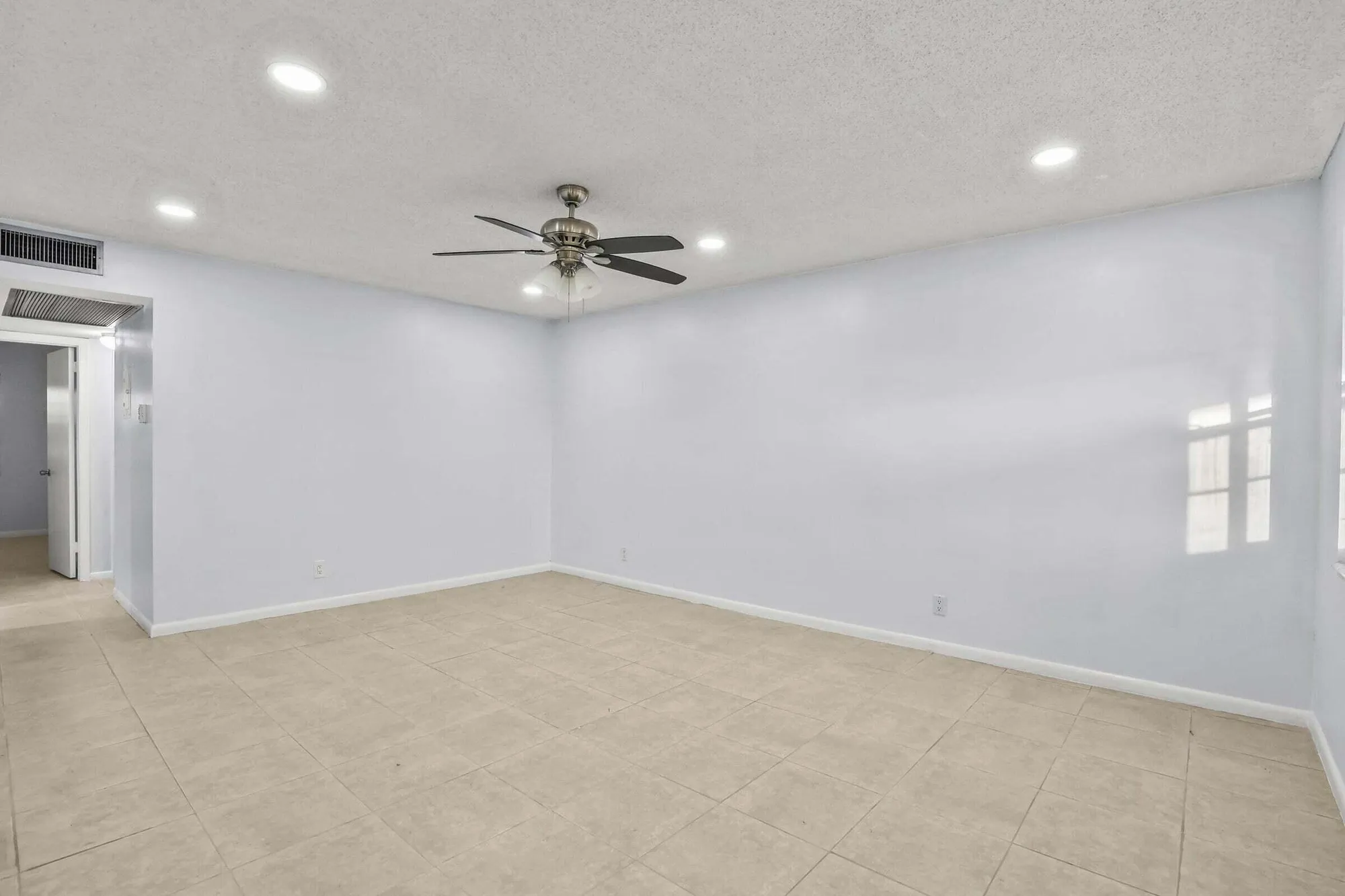Property Slideshow image 4 of 30 | 63 hastings d d, West Palm Beach, FL, 33417