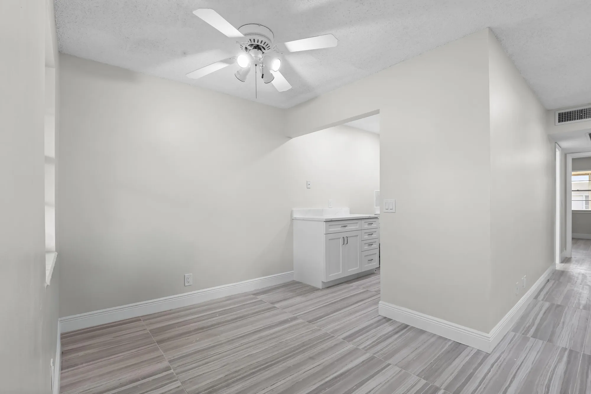 Property Slideshow image 7 of 32 | 148 hastings i, West Palm Beach, FL, 33417