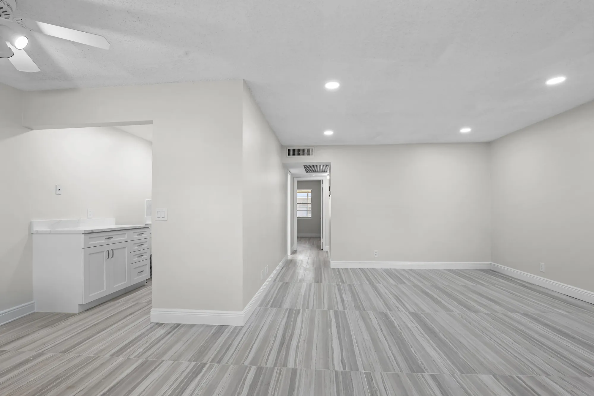 Property Slideshow image 6 of 32 | 148 hastings i, West Palm Beach, FL, 33417