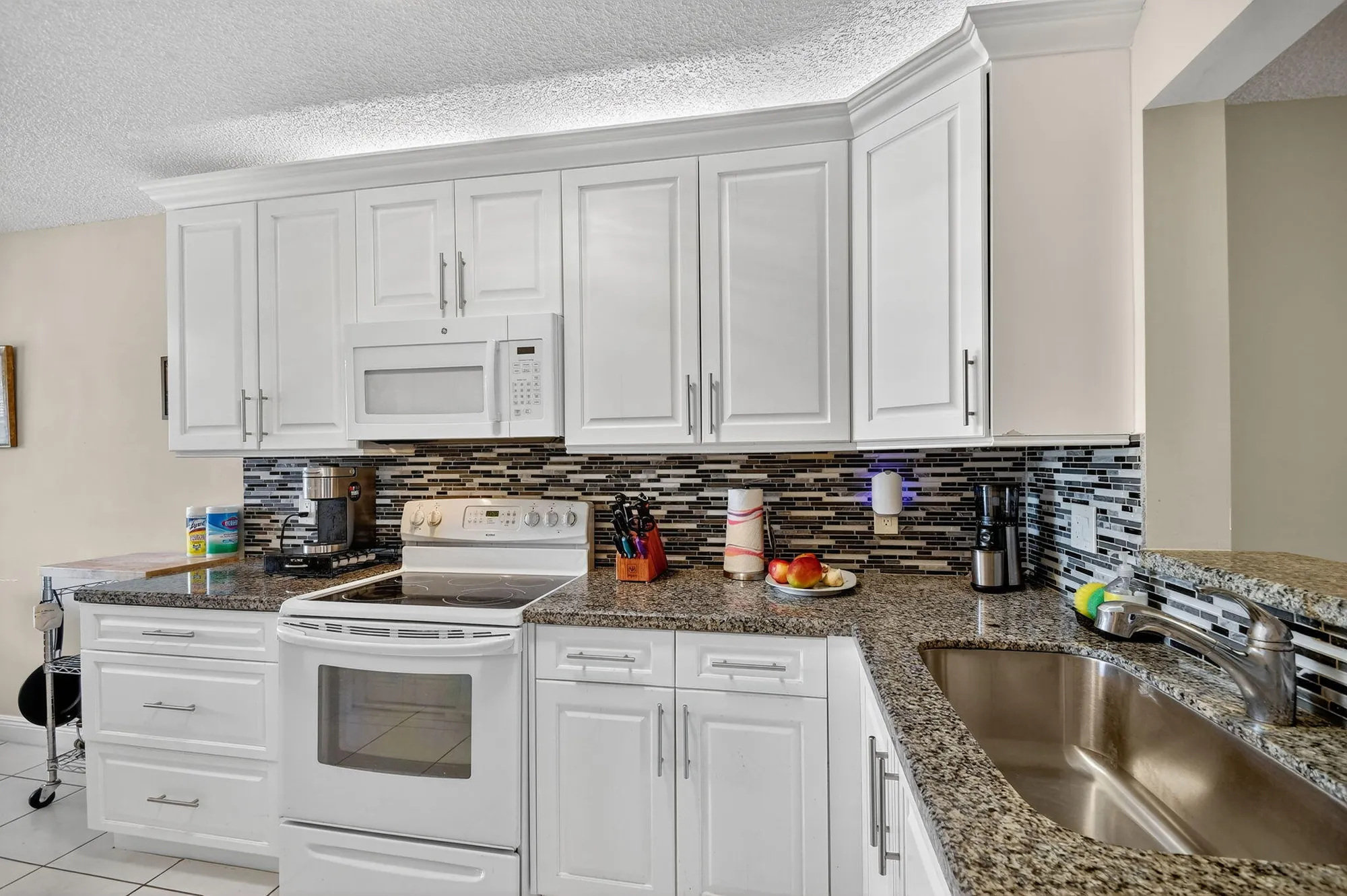 Property Slideshow image 11 of 68 | 10092 cedar point blvd apt 305, Boynton Beach, FL, 33437