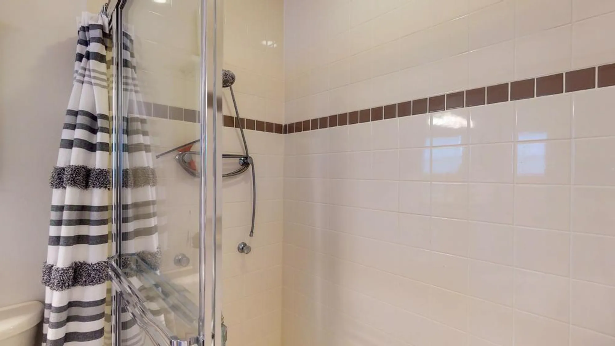 Property Slideshow image 33 of 78 | 607 nw whitfield way, Port Saint Lucie, FL, 34986