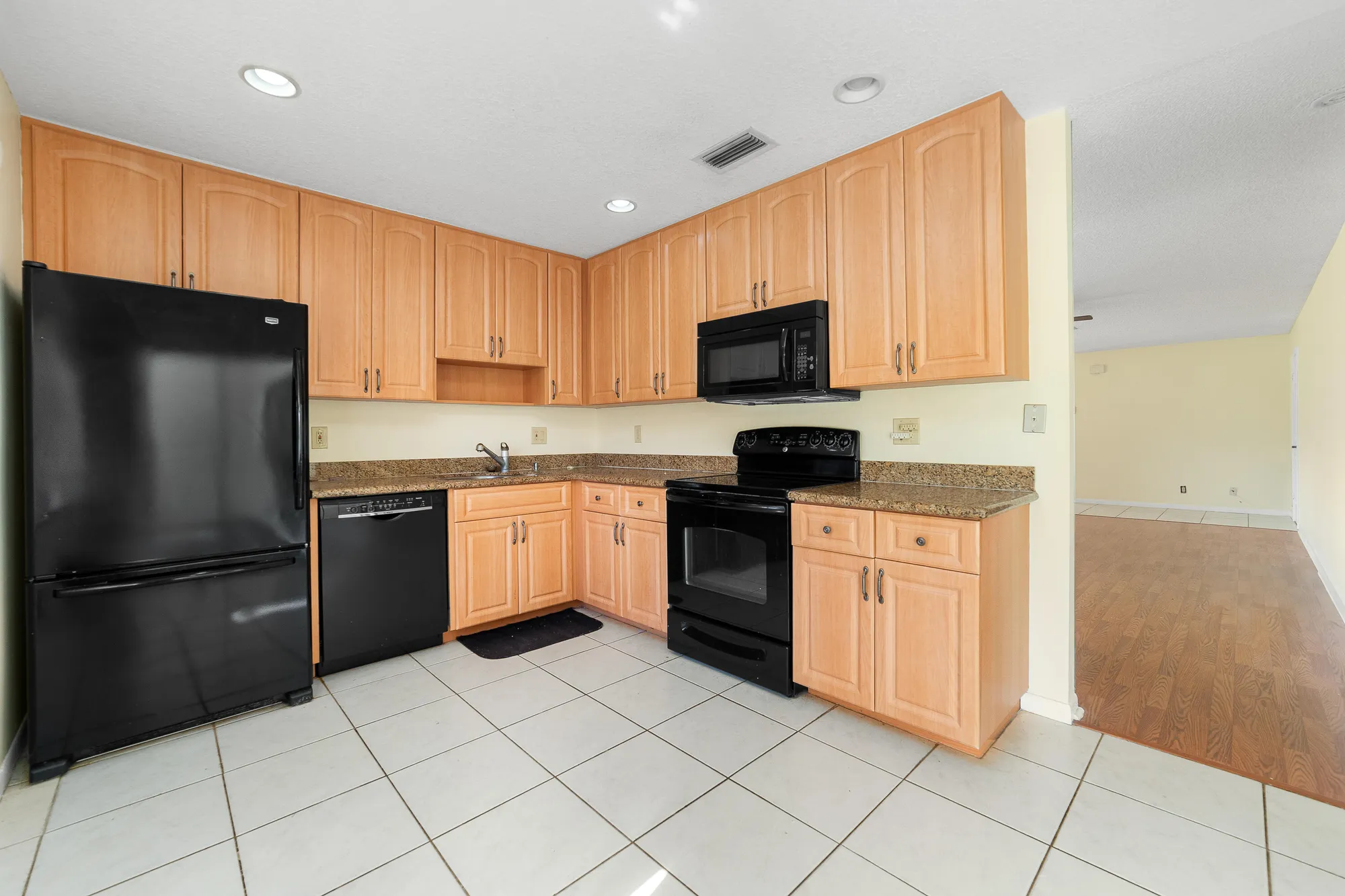 Property Slideshow image 11 of 39 | 1720 palmland dr # 5a, Boynton Beach, FL, 33436