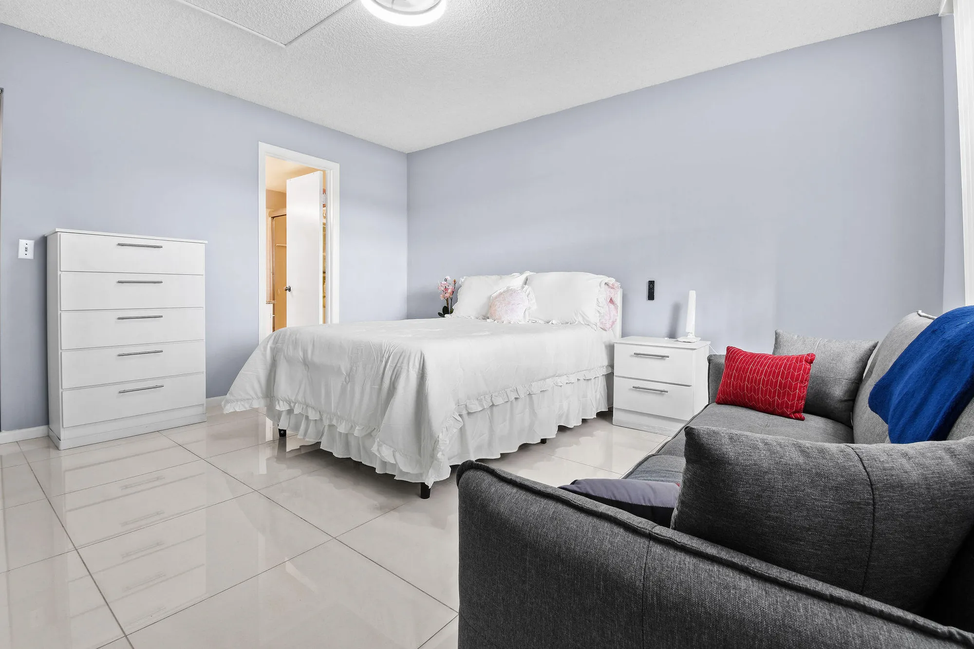 Property Slideshow image 7 of 32 | 140 lake nancy ln apt 112, West Palm Beach, FL, 33411