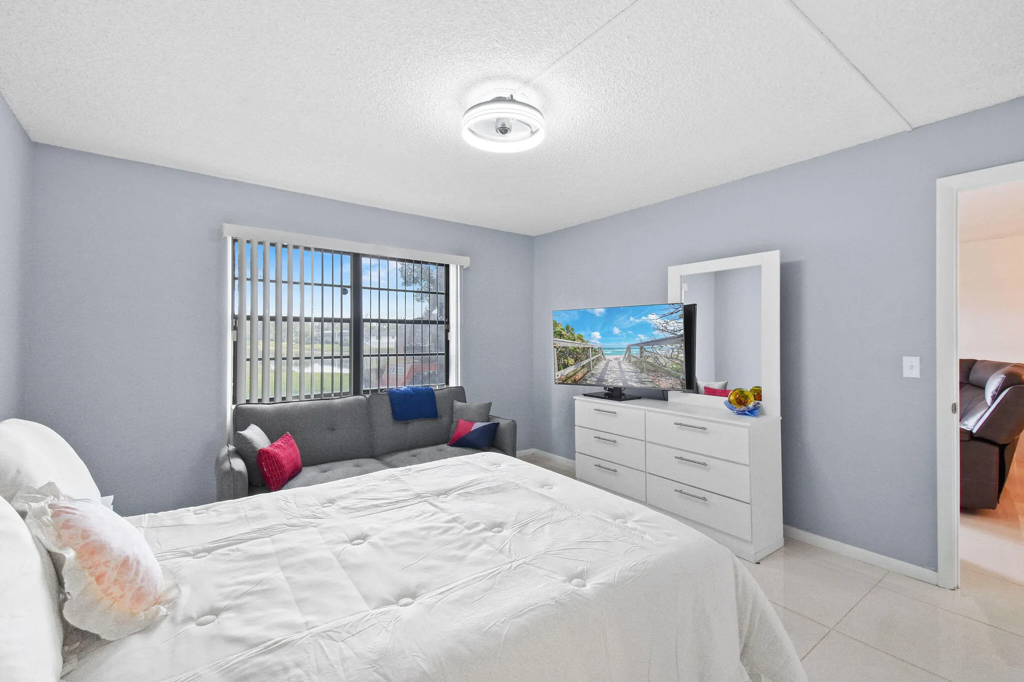 Property Slideshow image 9 of 32 | 140 lake nancy ln apt 112, West Palm Beach, FL, 33411