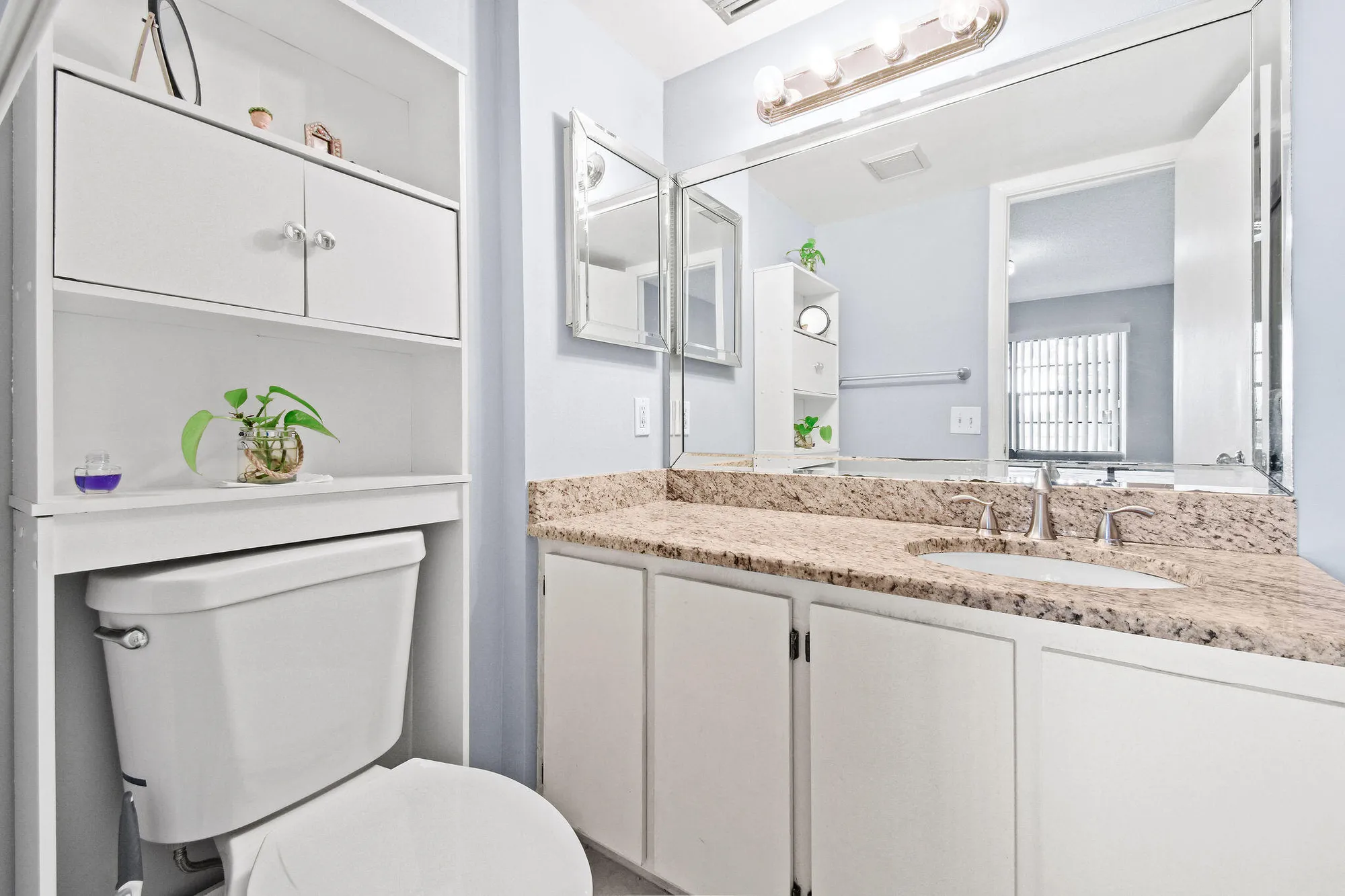 Property Slideshow image 14 of 32 | 140 lake nancy ln apt 112, West Palm Beach, FL, 33411