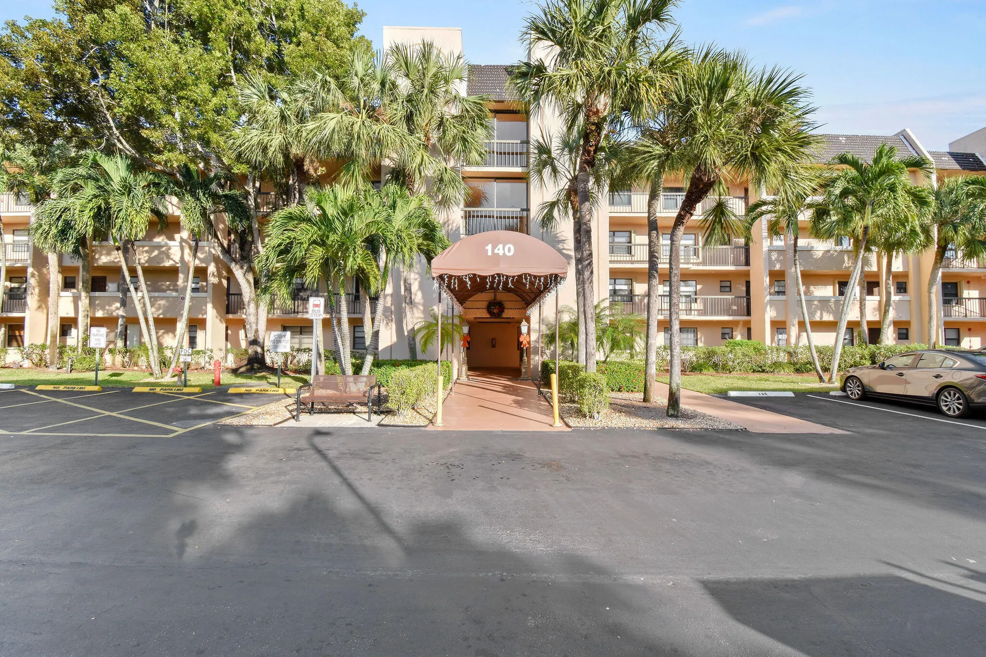 Property Slideshow image 22 of 32 | 140 lake nancy ln apt 112, West Palm Beach, FL, 33411