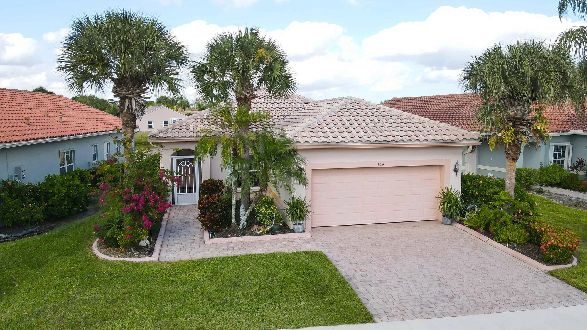 Property Slideshow image 3 of 75 | 324 nw breezy point loop, Port Saint Lucie, FL, 34986