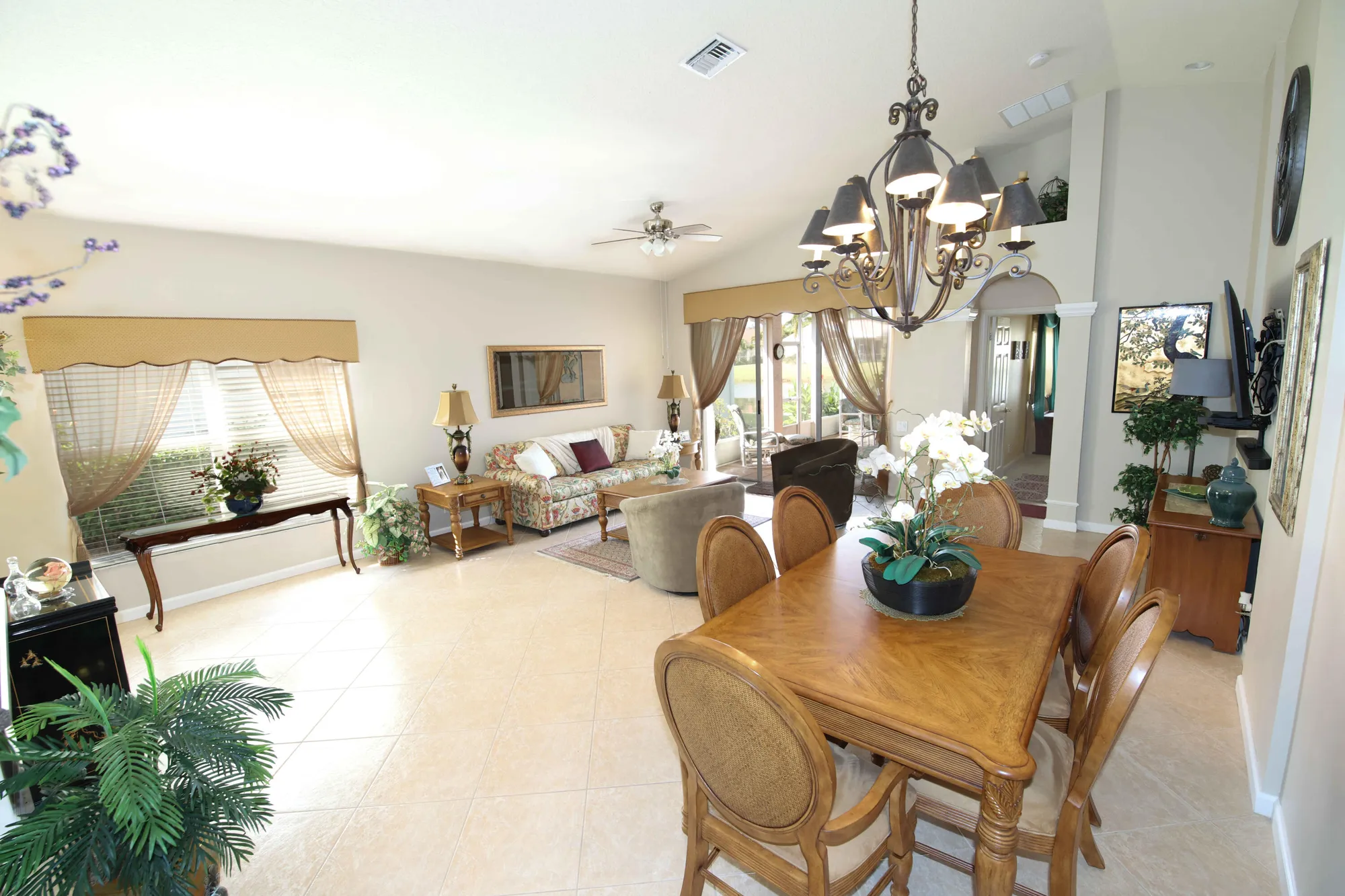 Property Slideshow image 6 of 75 | 324 nw breezy point loop, Port Saint Lucie, FL, 34986