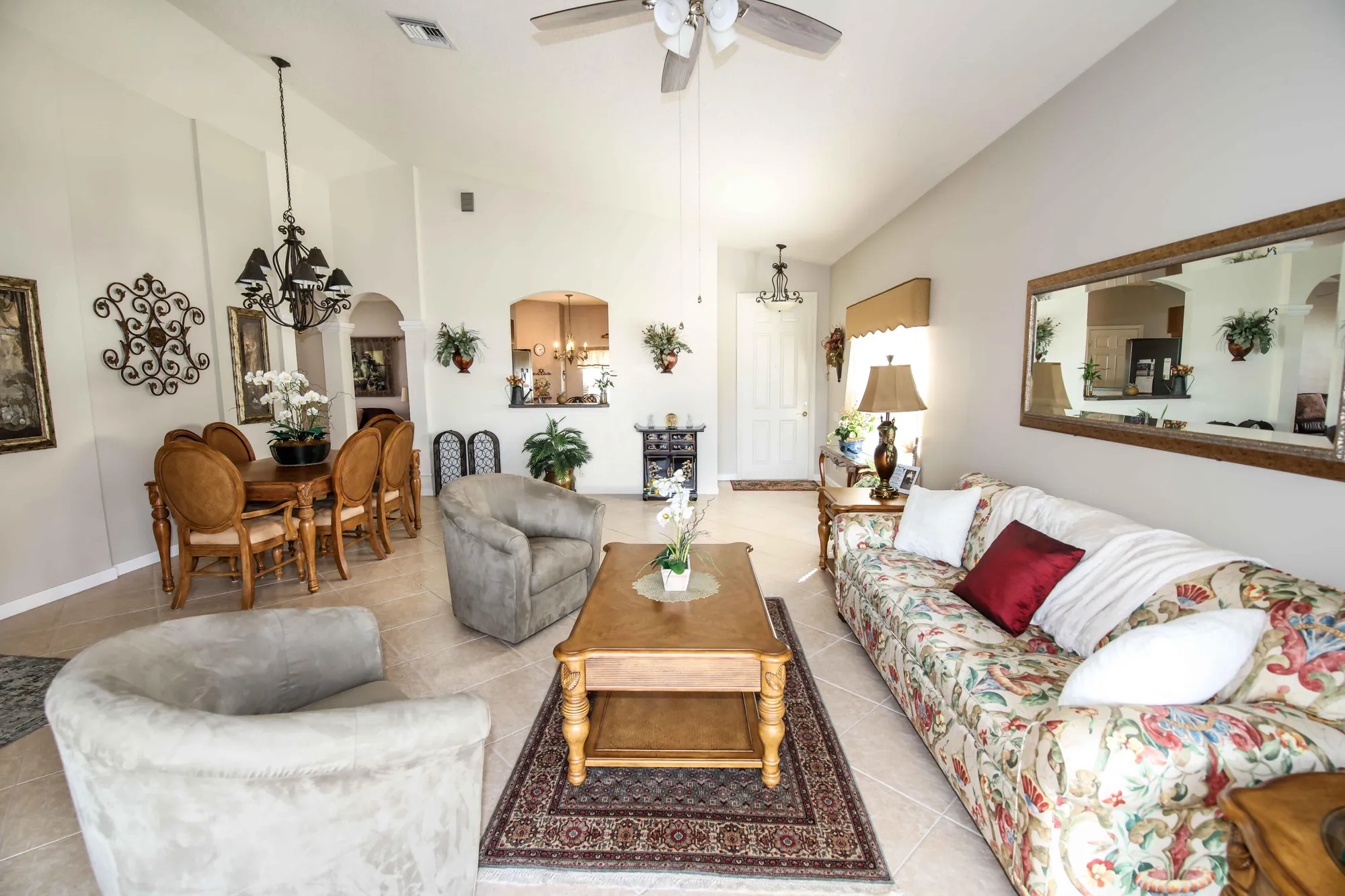 Property Slideshow image 8 of 75 | 324 nw breezy point loop, Port Saint Lucie, FL, 34986