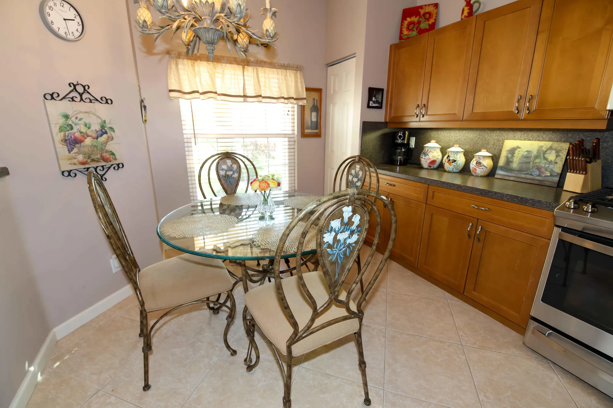 Property Slideshow image 13 of 75 | 324 nw breezy point loop, Port Saint Lucie, FL, 34986