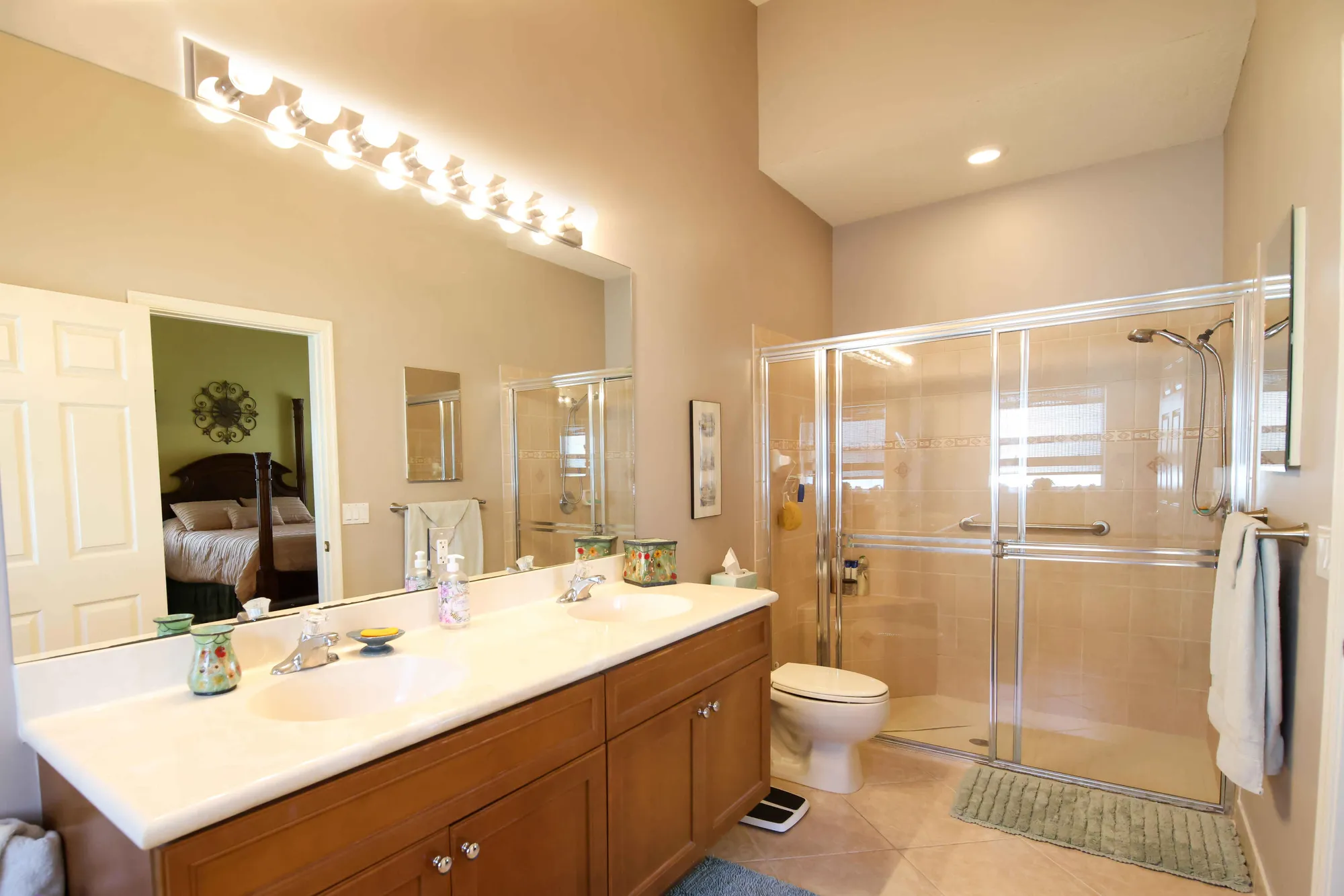 Property Slideshow image 17 of 75 | 324 nw breezy point loop, Port Saint Lucie, FL, 34986