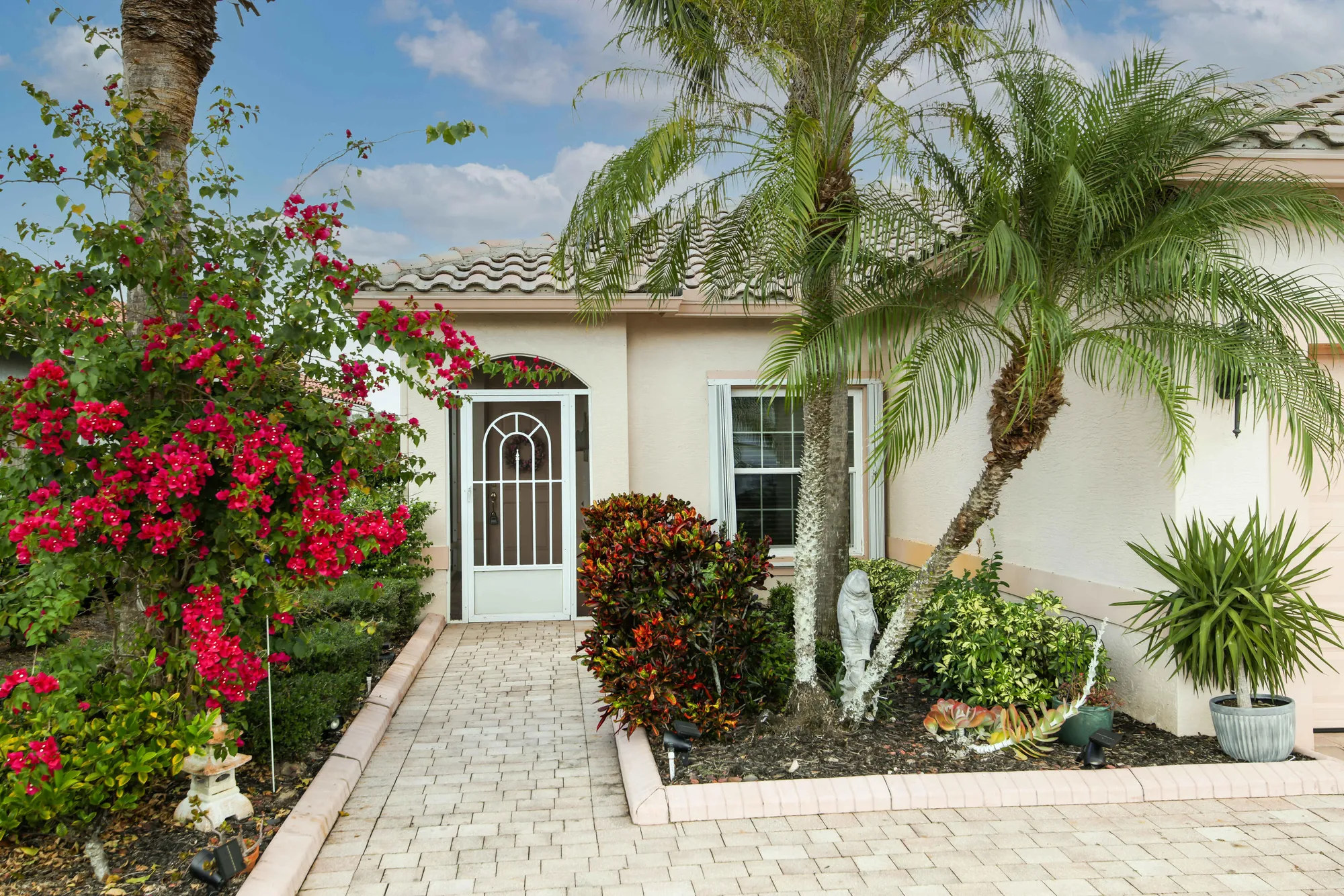 Property Slideshow image 2 of 75 | 324 nw breezy point loop, Port Saint Lucie, FL, 34986