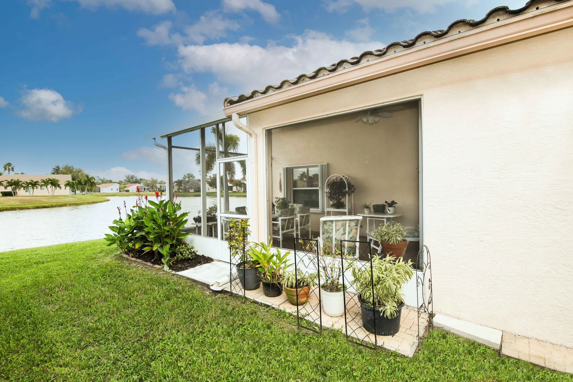 Property Slideshow image 25 of 75 | 324 nw breezy point loop, Port Saint Lucie, FL, 34986