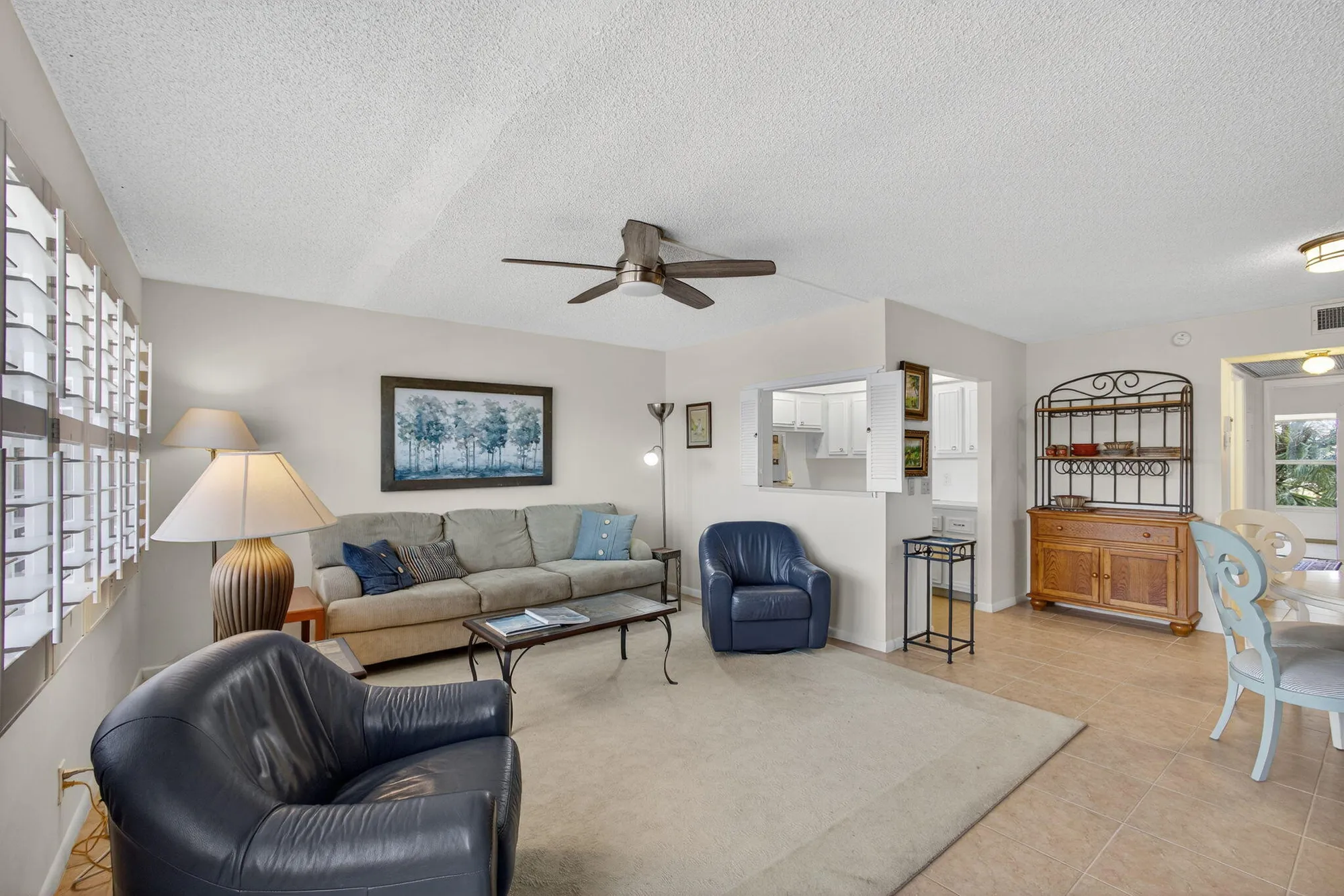 Property Slideshow image 4 of 31 | 334 dover b, West Palm Beach, FL, 33417