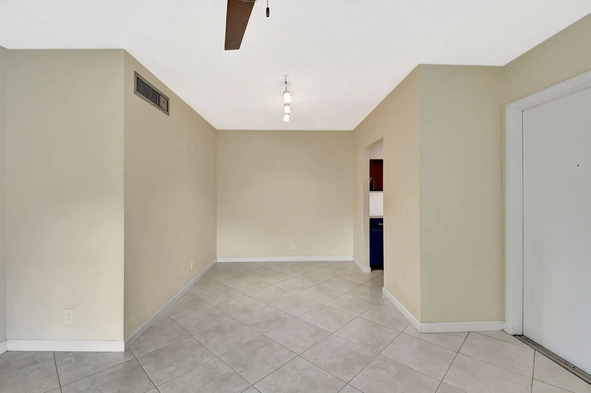 Property Slideshow image 12 of 42 | 638 snug harbor dr apt e11, Boynton Beach, FL, 33435