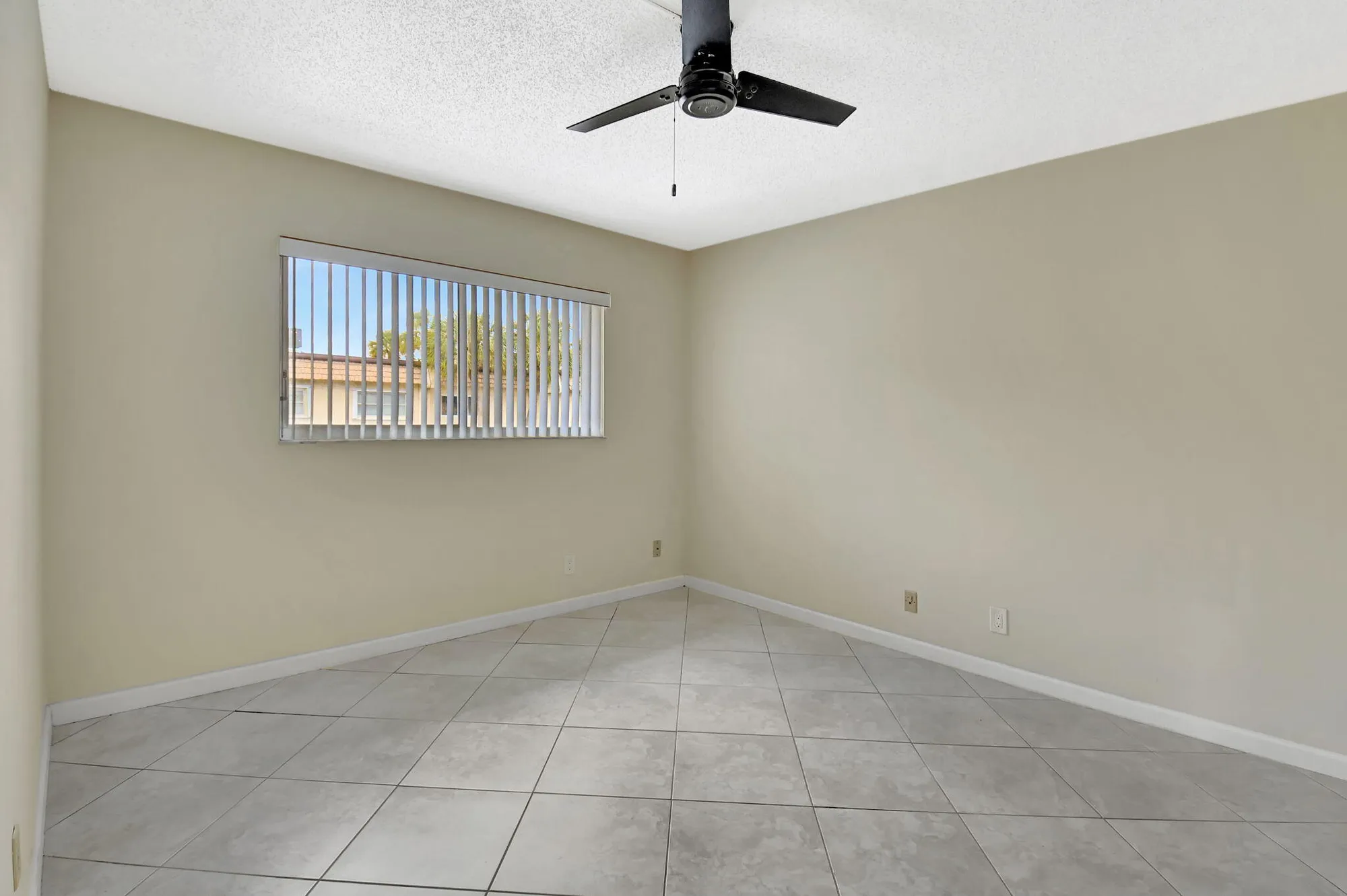 Property Slideshow image 23 of 42 | 638 snug harbor dr apt e11, Boynton Beach, FL, 33435