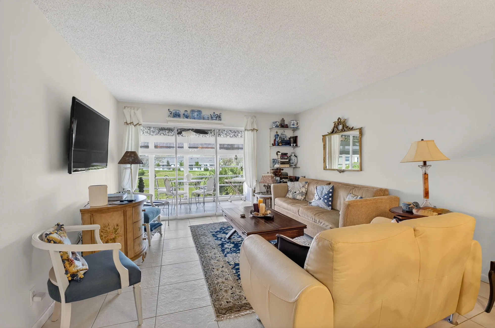 Property Slideshow image 12 of 58 | 13757 flora pl g, Delray Beach, FL, 33484