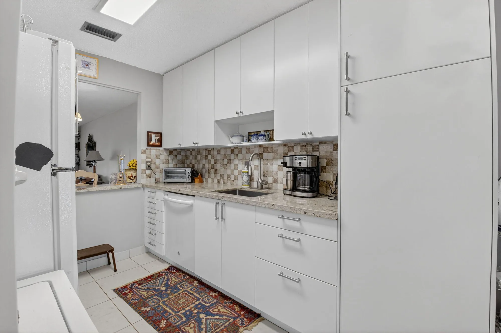 Property Slideshow image 4 of 58 | 13757 flora pl g, Delray Beach, FL, 33484