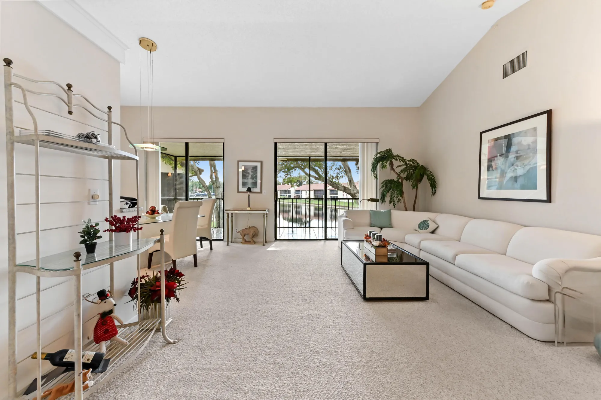 Property Slideshow image 9 of 32 | 10247 n circle lake dr 201, Boynton Beach, FL, 33437