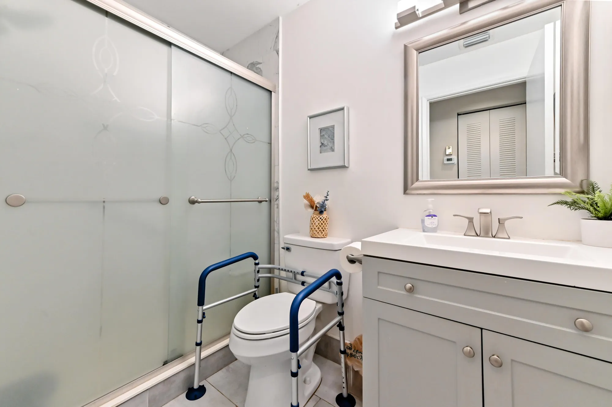 Property Slideshow image 20 of 32 | 10247 n circle lake dr 201, Boynton Beach, FL, 33437