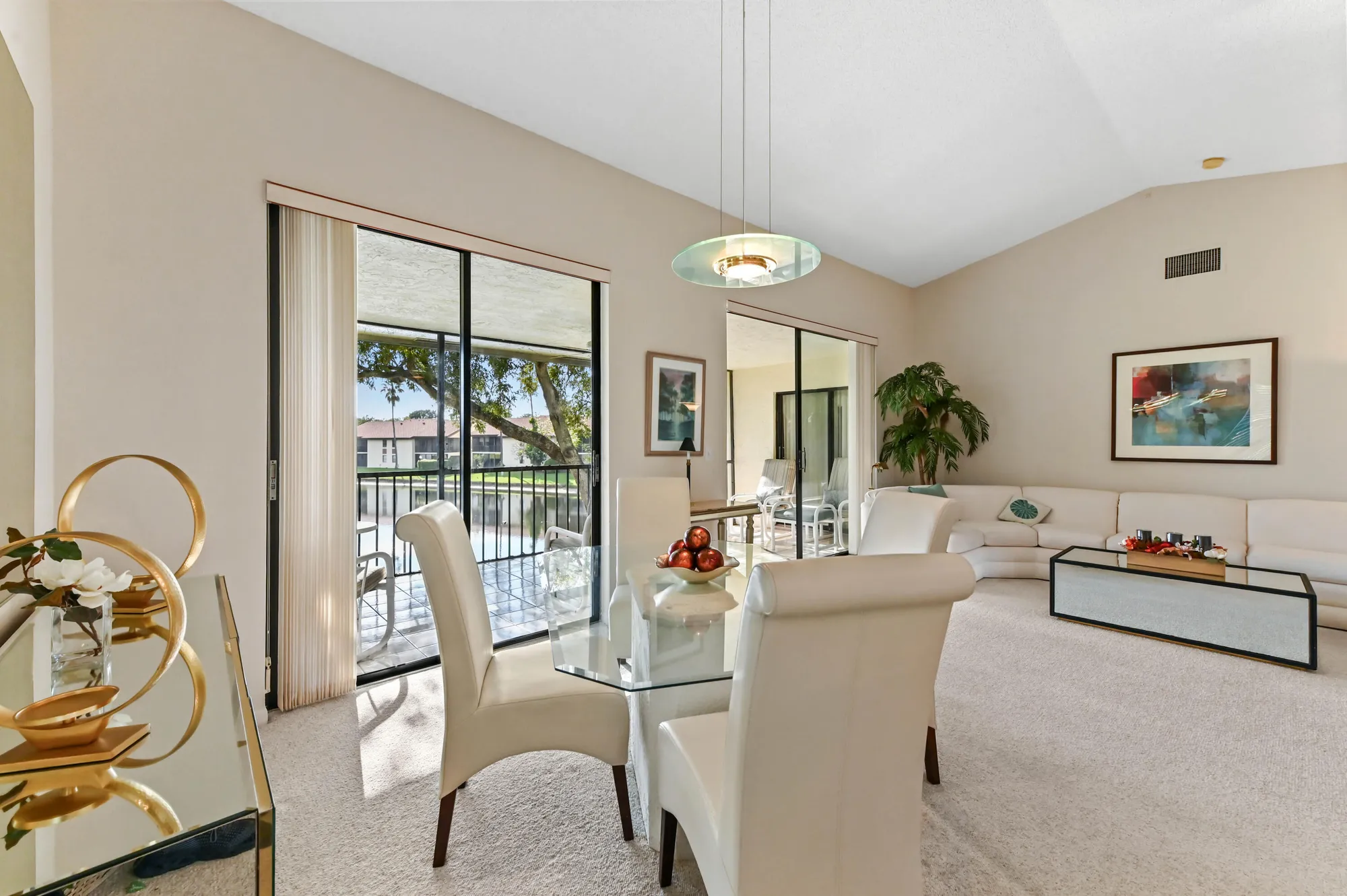 Property Slideshow image 16 of 32 | 10247 n circle lake dr 201, Boynton Beach, FL, 33437