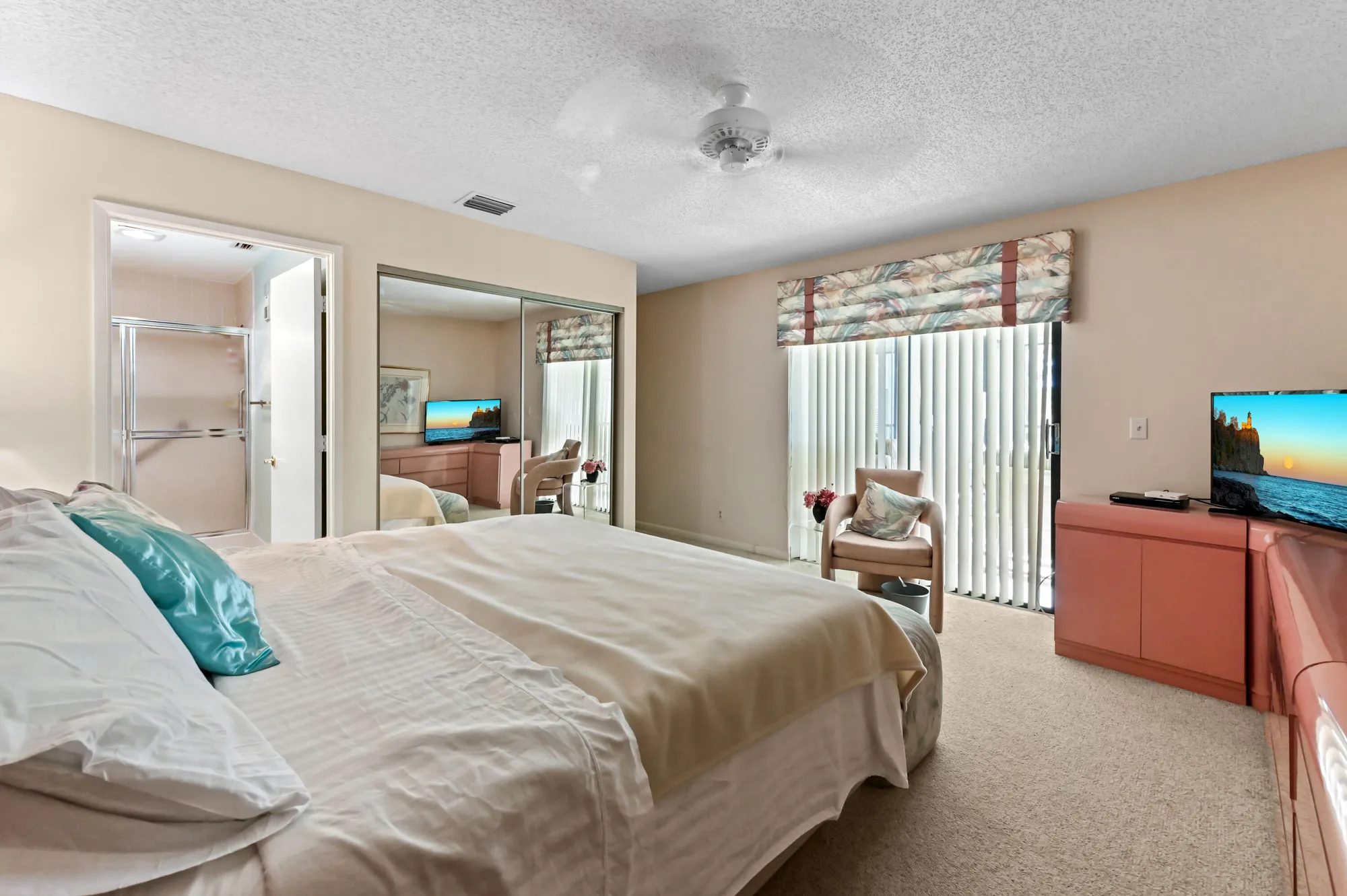 Property Slideshow image 27 of 32 | 10247 n circle lake dr 201, Boynton Beach, FL, 33437
