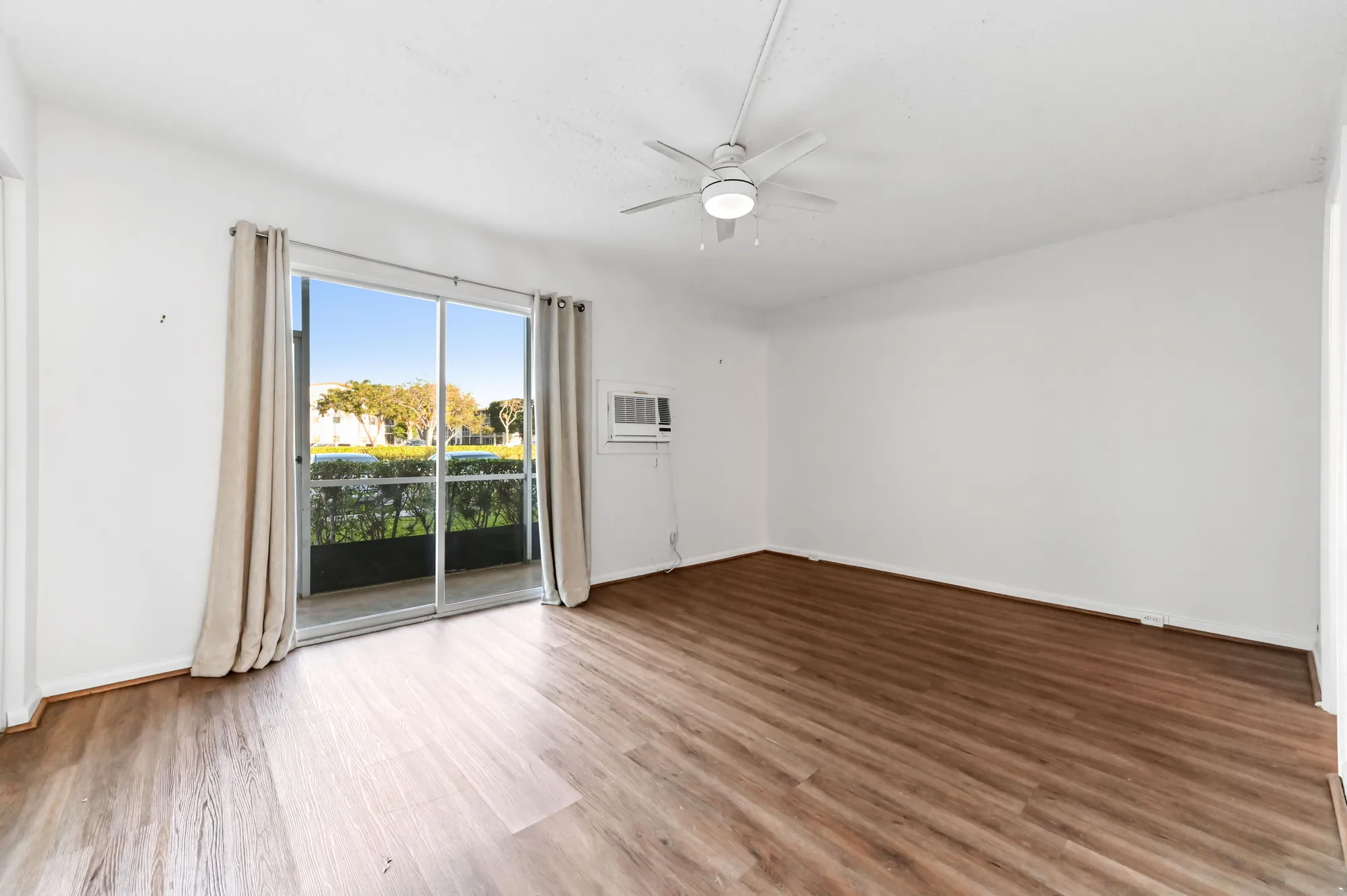 Property Slideshow image 12 of 26 | 135 brighton d, Boca Raton, FL, 33434