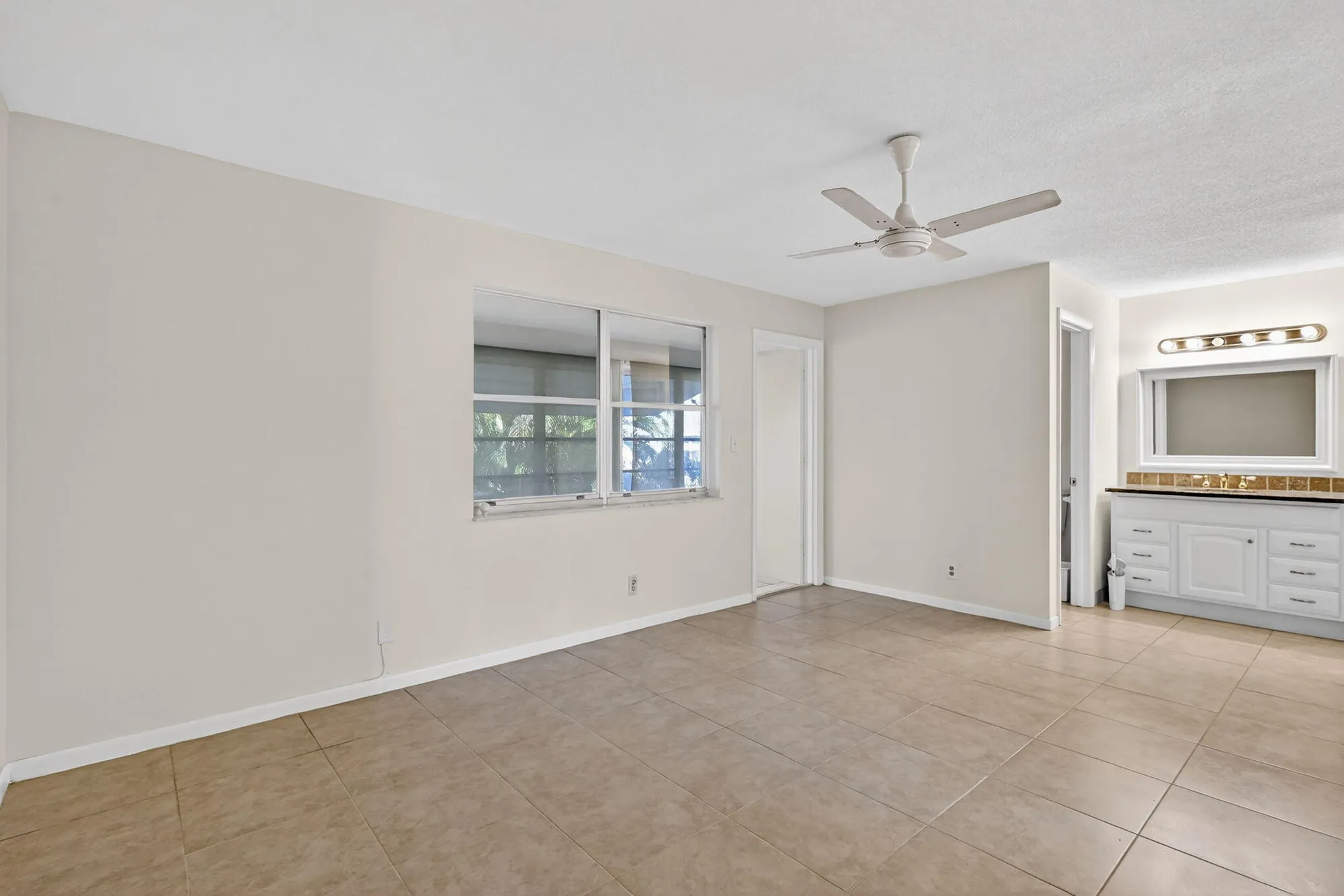 Property Slideshow image 13 of 23 | 245 high point ct c, Boynton Beach, FL, 33435
