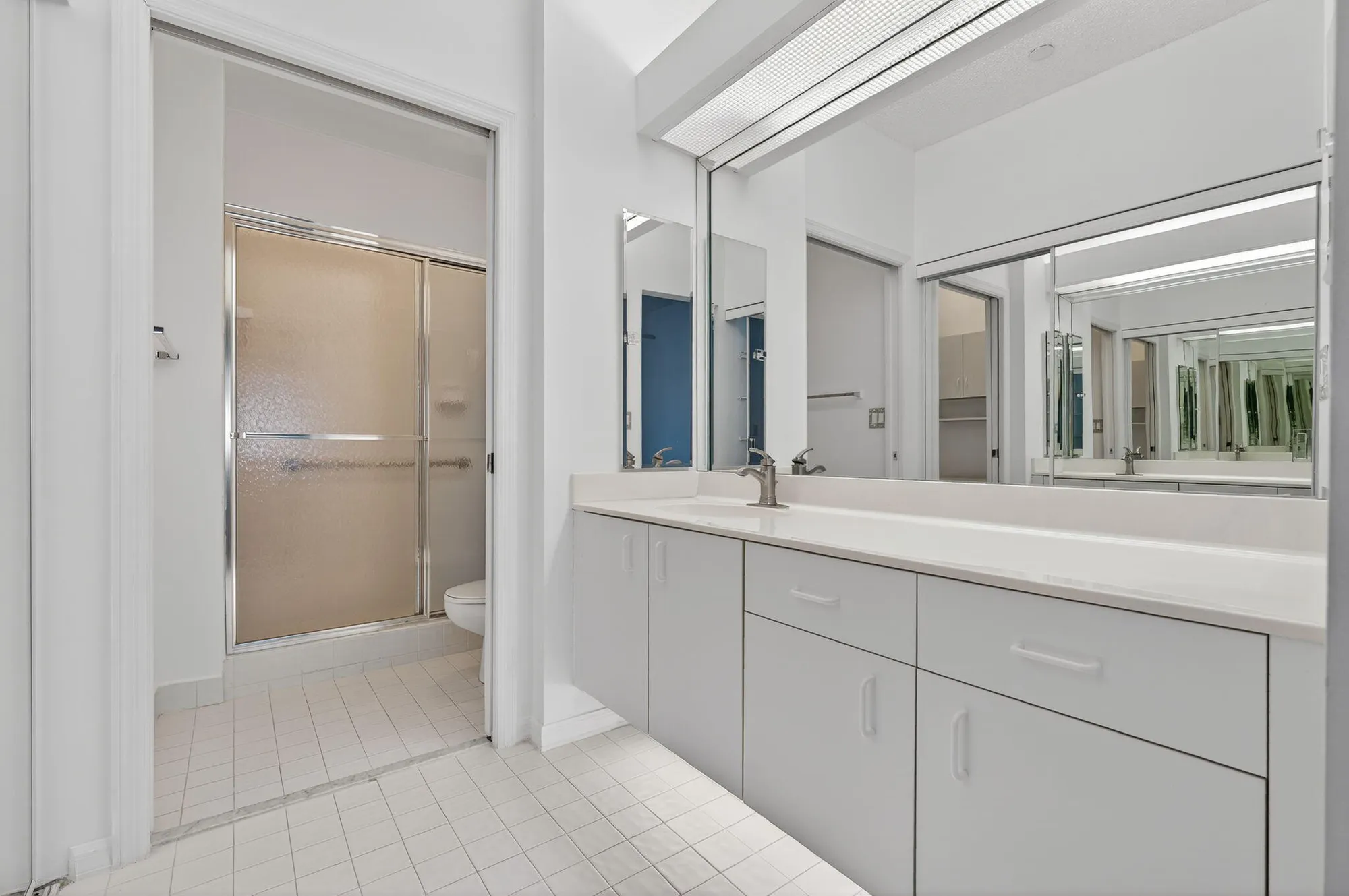 Property Slideshow image 16 of 39 | 9599 weldon cir a412, Tamarac, FL, 33321