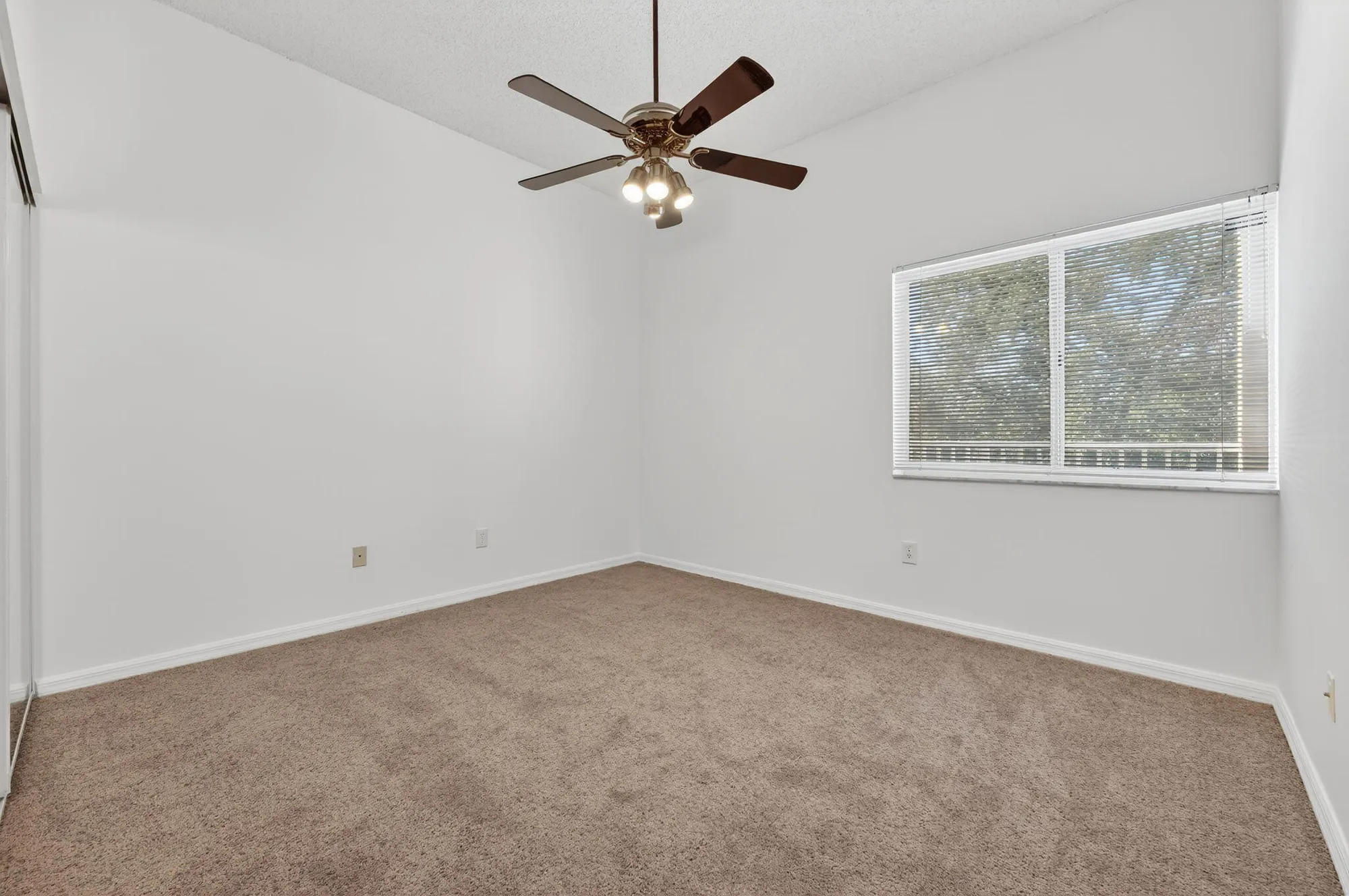 Property Slideshow image 19 of 39 | 9599 weldon cir a412, Tamarac, FL, 33321