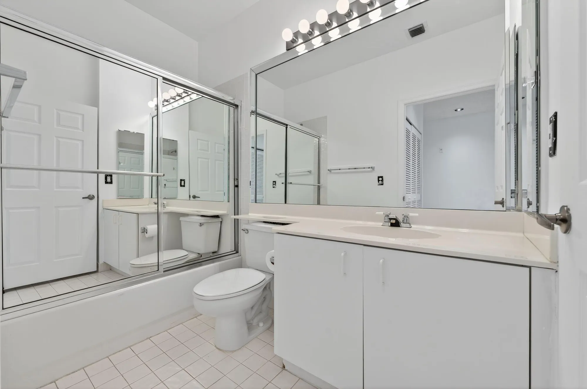 Property Slideshow image 21 of 39 | 9599 weldon cir a412, Tamarac, FL, 33321