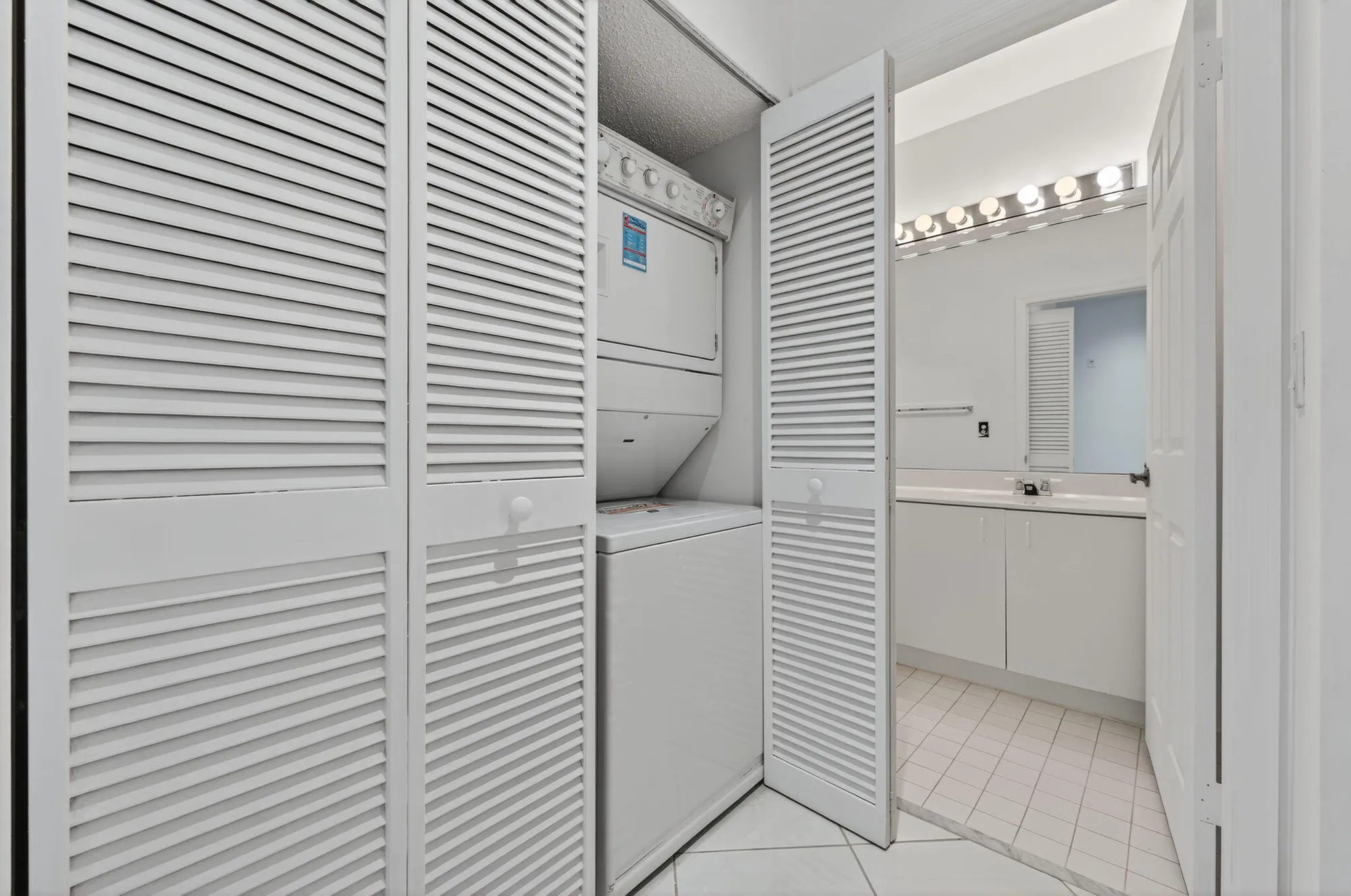 Property Slideshow image 22 of 39 | 9599 weldon cir a412, Tamarac, FL, 33321