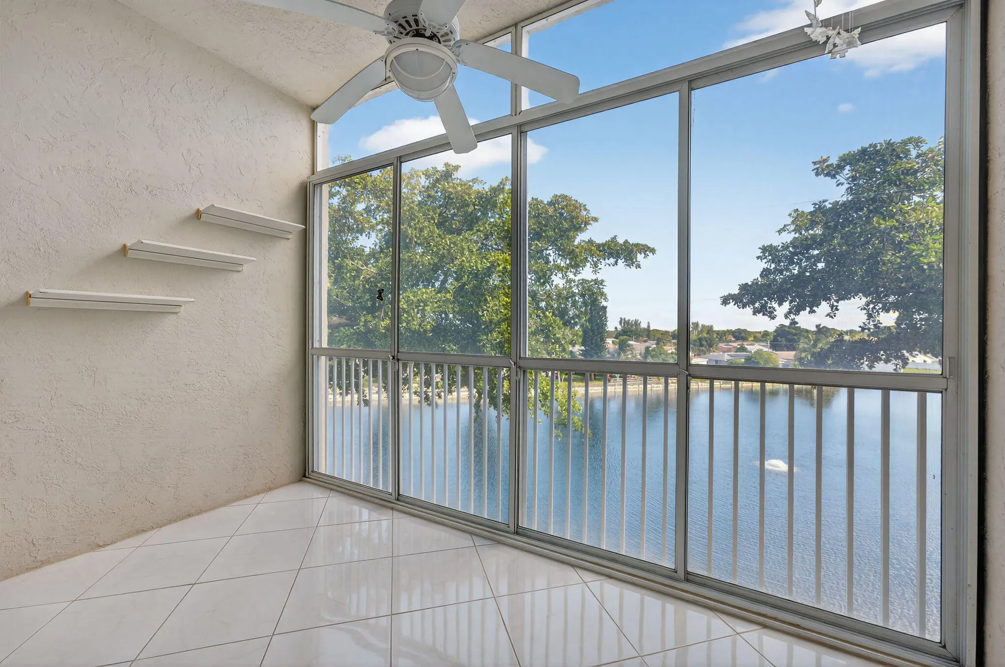 Property Slideshow image 11 of 39 | 9599 weldon cir a412, Tamarac, FL, 33321