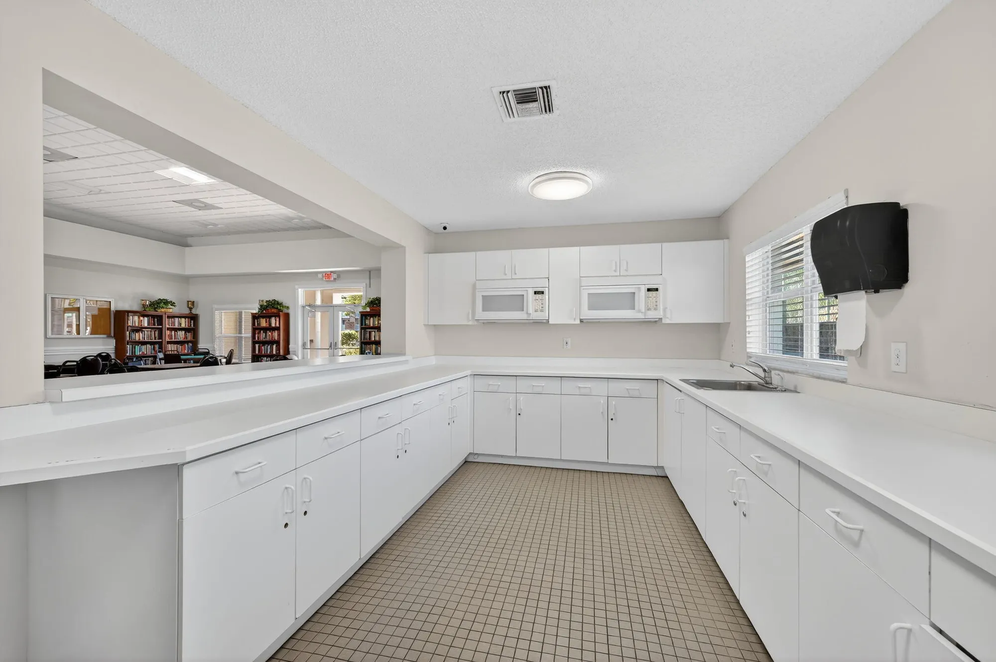 Property Slideshow image 28 of 39 | 9599 weldon cir a412, Tamarac, FL, 33321