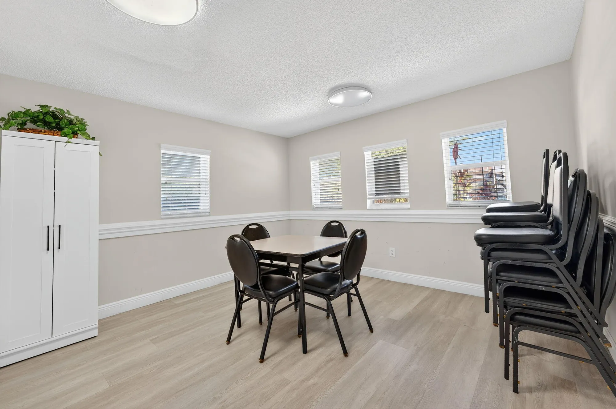 Property Slideshow image 29 of 39 | 9599 weldon cir a412, Tamarac, FL, 33321