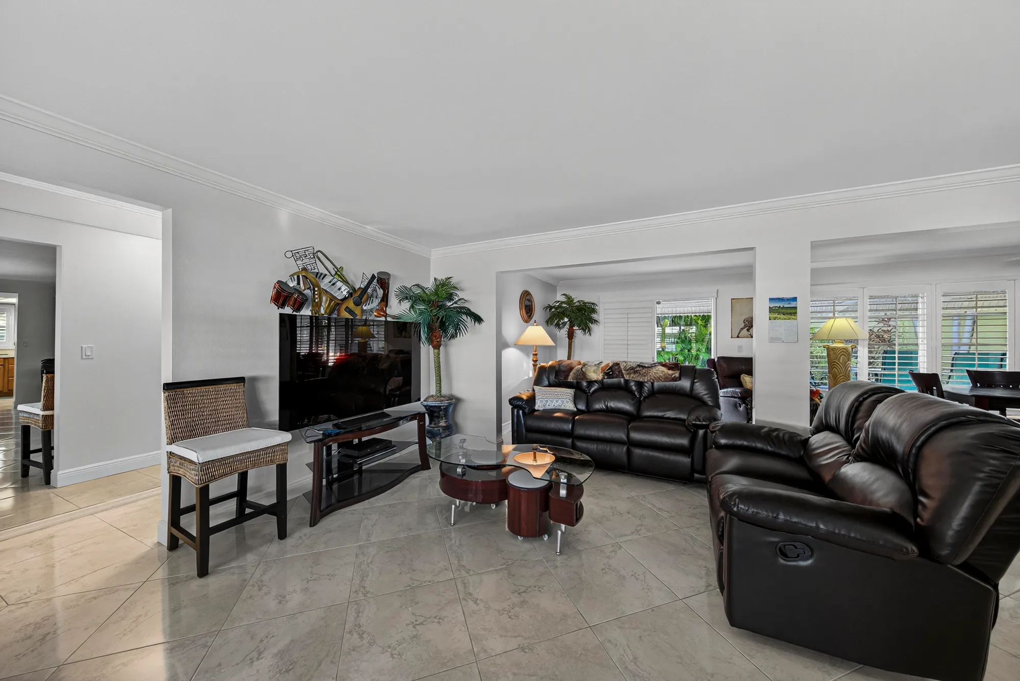 Property Slideshow image 5 of 70 | 320 nw 24th ct, Pompano Beach, FL, 33064