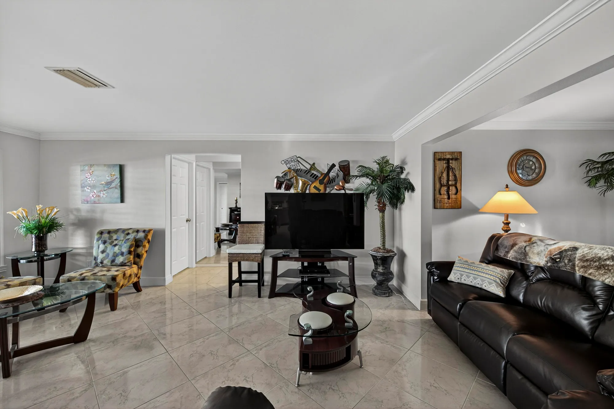 Property Slideshow image 15 of 70 | 320 nw 24th ct, Pompano Beach, FL, 33064