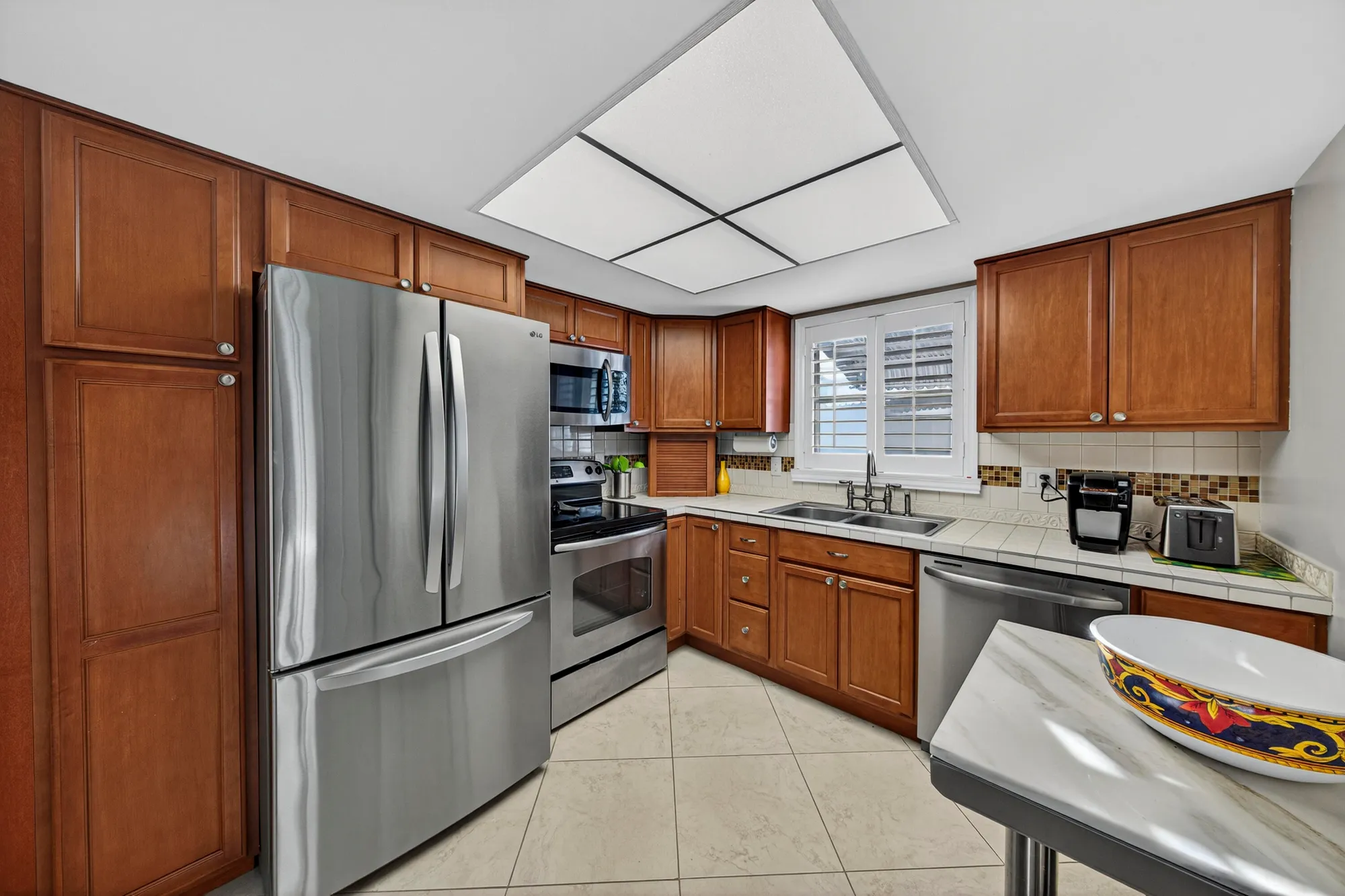 Property Slideshow image 4 of 70 | 320 nw 24th ct, Pompano Beach, FL, 33064