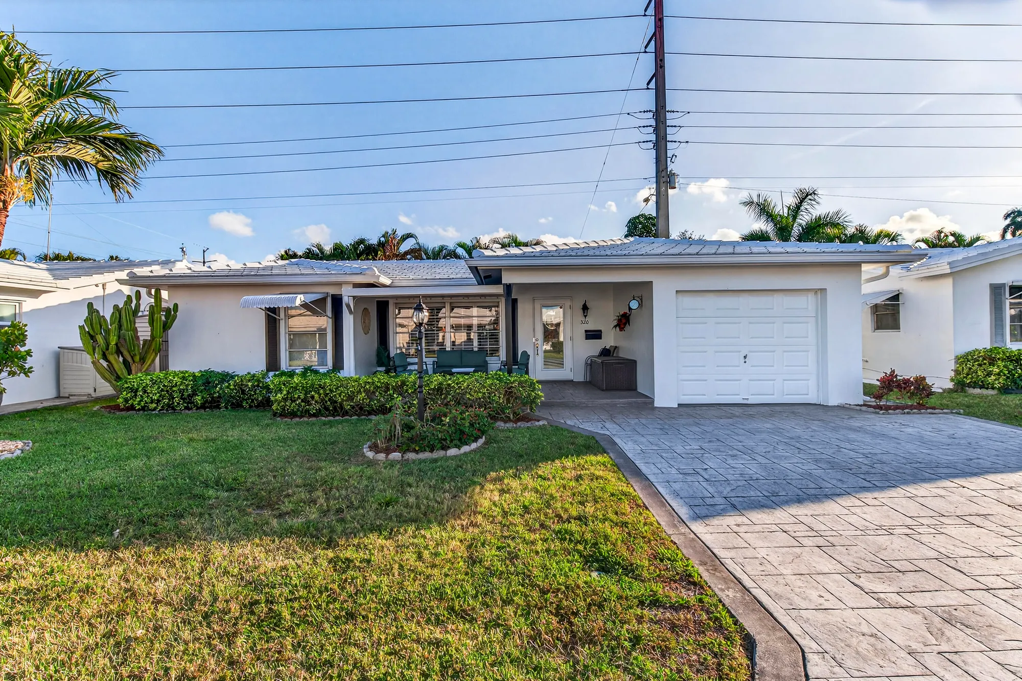 Property Slideshow image 1 of 70 | 320 nw 24th ct, Pompano Beach, FL, 33064