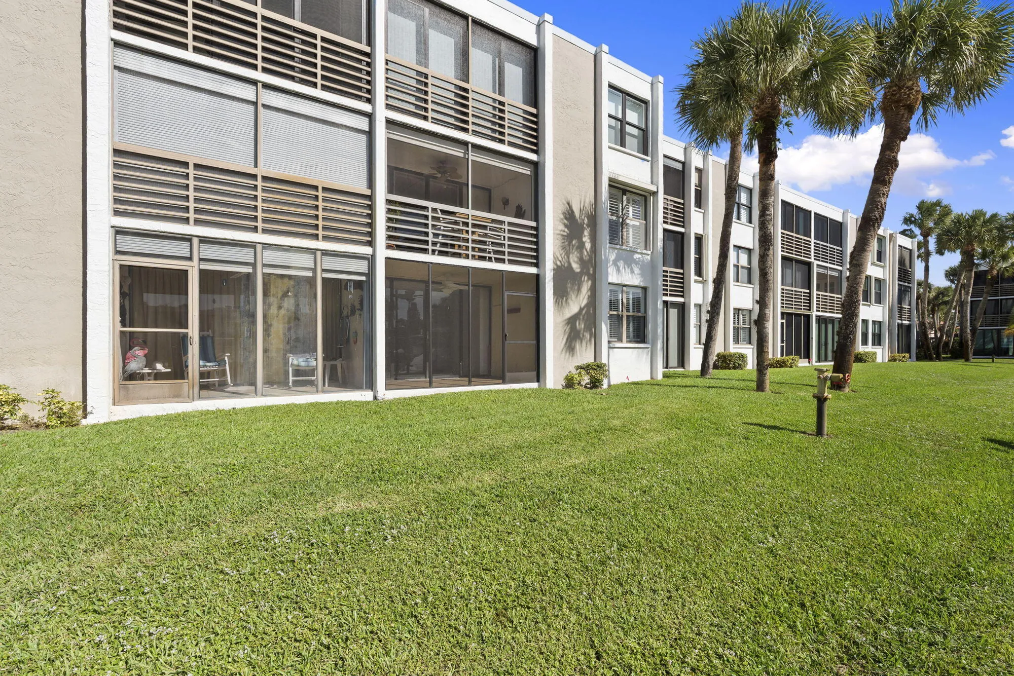 Property Slideshow image 13 of 46 | 1950 sw palm city rd apt 6105, Stuart, FL, 34994