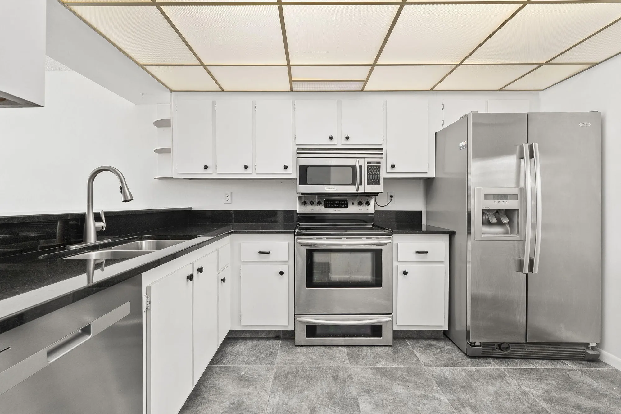 Property Slideshow image 18 of 46 | 1950 sw palm city rd apt 6105, Stuart, FL, 34994